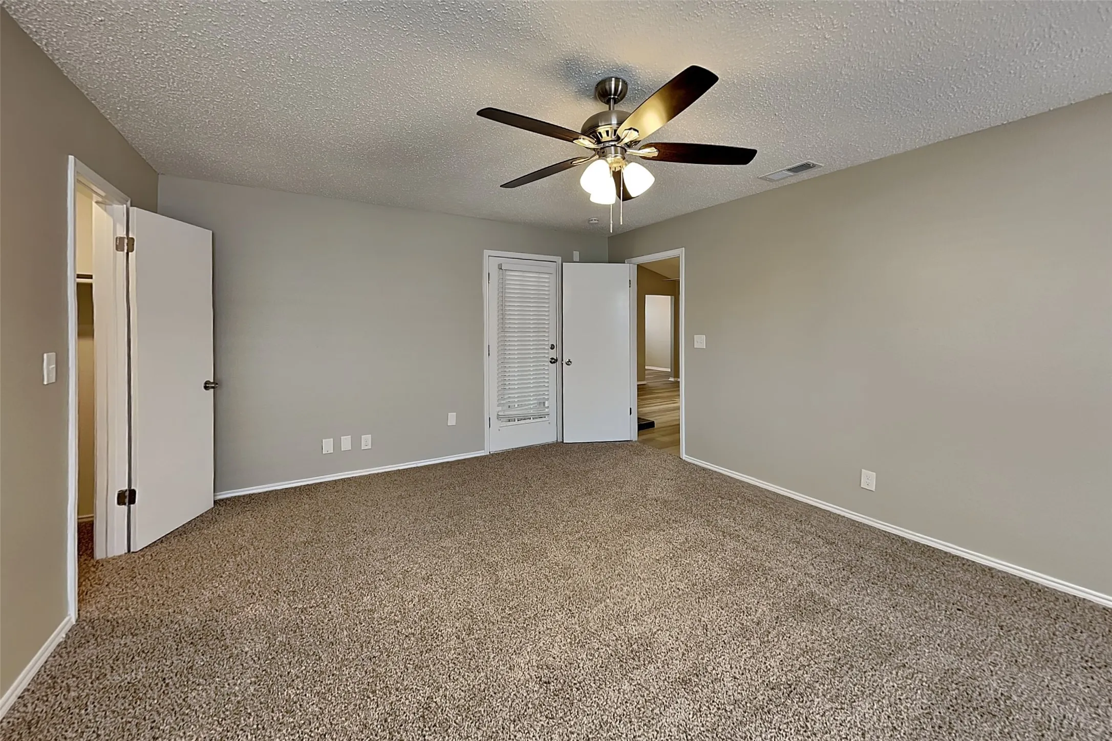 Single Family Residence For Rent in Tarrant County , 4741 Baytree Drive, Fort Worth, Texas 76137, 3 Bedroom, 2 Bathroom, 2 Garage spaces, 1,588 Sqft, built in 1987, mls#21398504, Real Estate Agent in Fort Worth, Homes For Rent in Tarrant county, Homes For Rent in Fort Worth, Realtor in Fort Worth Texas, Real Estate Brokerage Independent Realty Texas, Luminita Cordes Realtor