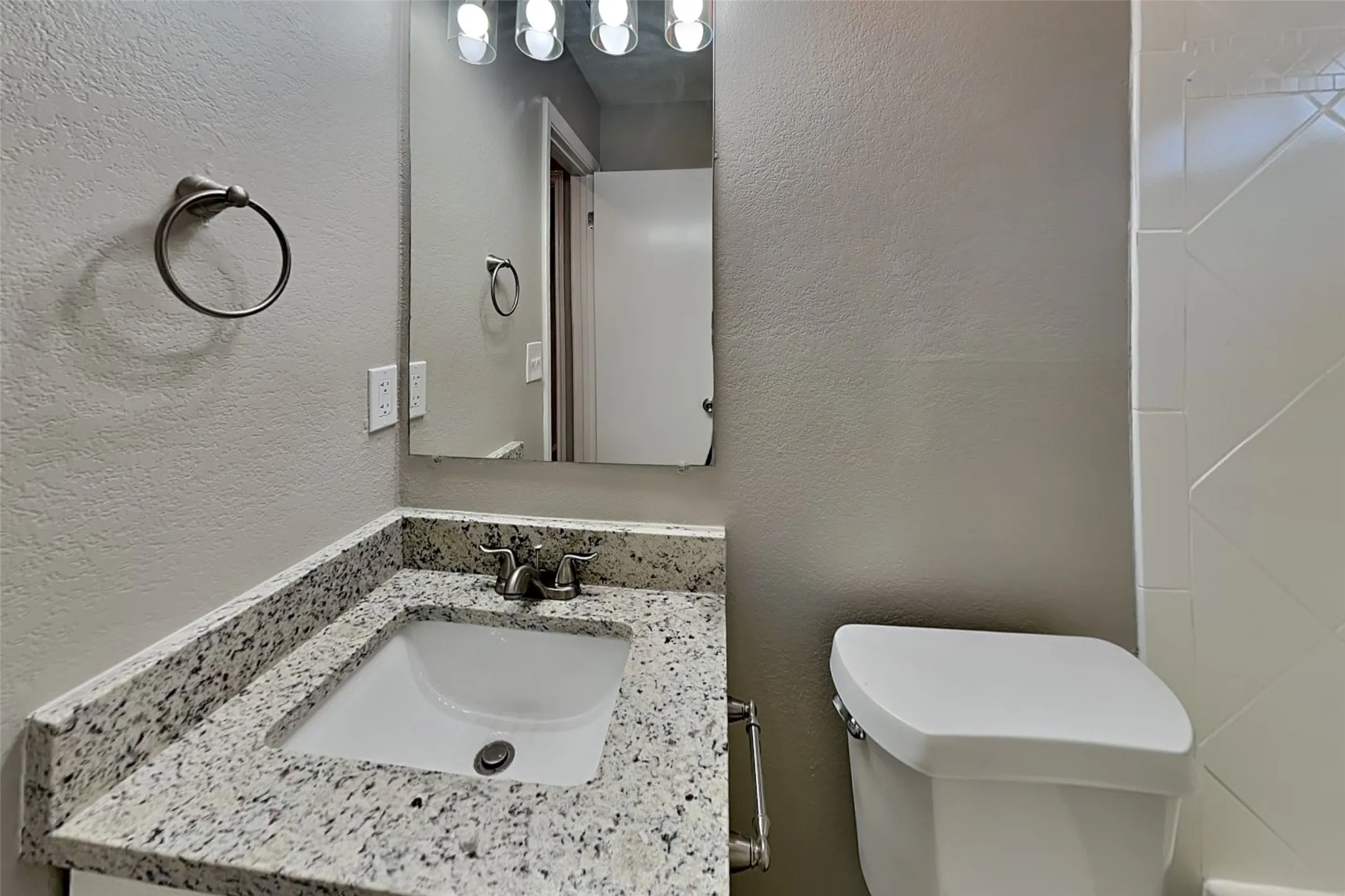Single Family Residence For Rent in Tarrant County , 4741 Baytree Drive, Fort Worth, Texas 76137, 3 Bedroom, 2 Bathroom, 2 Garage spaces, 1,588 Sqft, built in 1987, mls#21398504, Real Estate Agent in Fort Worth, Homes For Rent in Tarrant county, Homes For Rent in Fort Worth, Realtor in Fort Worth Texas, Real Estate Brokerage Independent Realty Texas, Luminita Cordes Realtor