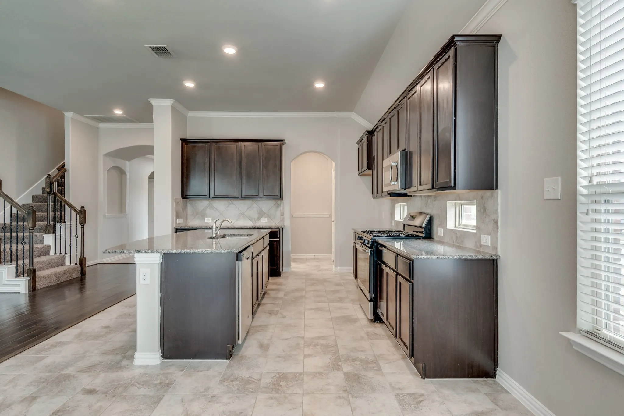 Single Family Residence For Rent in Denton County , 16716 Central Garden Lane, Prosper, Texas 75078, 4 Bedroom, 4 Bathroom, 2 Garage spaces, 3,007 Sqft, built in 2017, mls#21397892, Real Estate Agent in Prosper, Homes For Rent in Denton county, Homes For Rent in Prosper, Realtor in Prosper Texas, Real Estate Brokerage Independent Realty Texas, Luminita Cordes Realtor
