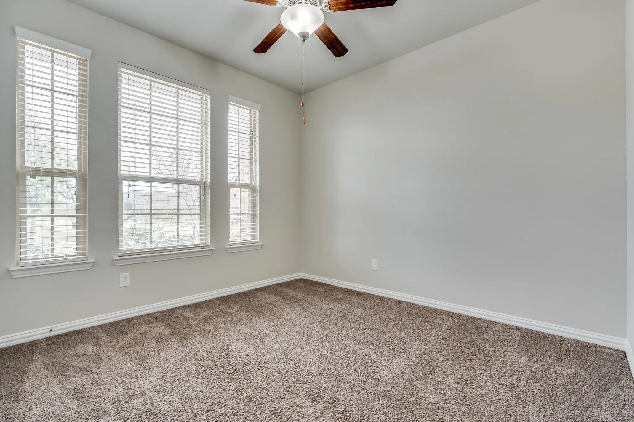 Single Family Residence For Rent in Denton County , 16716 Central Garden Lane, Prosper, Texas 75078, 4 Bedroom, 4 Bathroom, 2 Garage spaces, 3,007 Sqft, built in 2017, mls#21397892, Real Estate Agent in Prosper, Homes For Rent in Denton county, Homes For Rent in Prosper, Realtor in Prosper Texas, Real Estate Brokerage Independent Realty Texas, Luminita Cordes Realtor