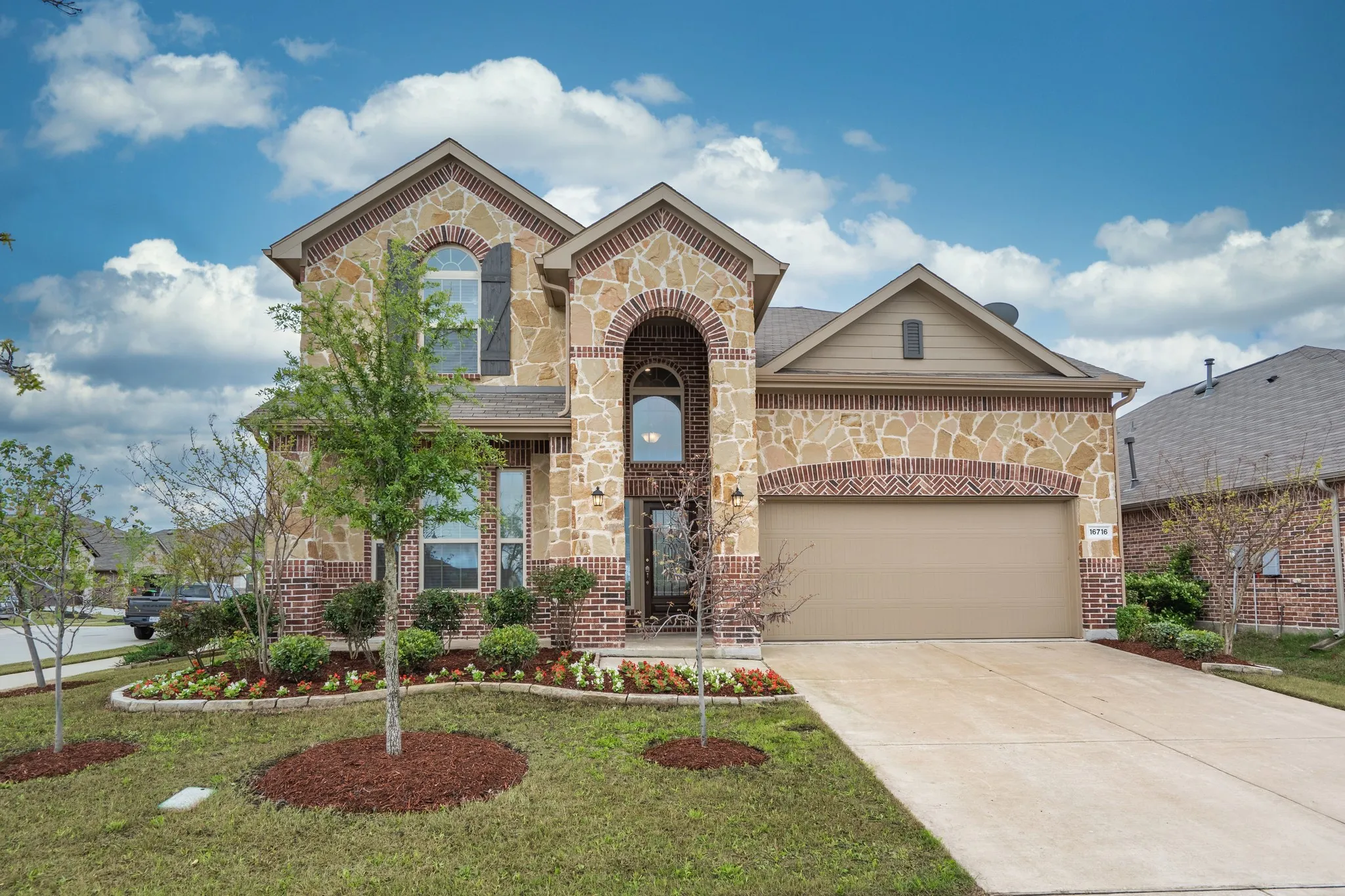 Single Family Residence For Rent in Denton County , 16716 Central Garden Lane, Prosper, Texas 75078, 4 Bedroom, 4 Bathroom, 2 Garage spaces, 3,007 Sqft, built in 2017, mls#21397892, Real Estate Agent in Prosper, Homes For Rent in Denton county, Homes For Rent in Prosper, Realtor in Prosper Texas, Real Estate Brokerage Independent Realty Texas, Luminita Cordes Realtor