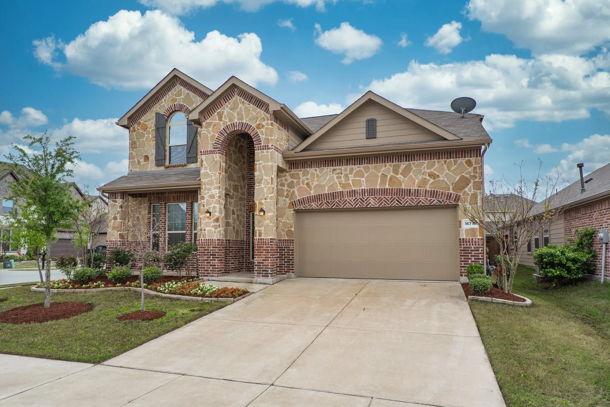 Single Family Residence For Rent in Denton County , 16716 Central Garden Lane, Prosper, Texas 75078, 4 Bedroom, 4 Bathroom, 2 Garage spaces, 3,007 Sqft, built in 2017, mls#21397892, Real Estate Agent in Prosper, Homes For Rent in Denton county, Homes For Rent in Prosper, Realtor in Prosper Texas, Real Estate Brokerage Independent Realty Texas, Luminita Cordes Realtor