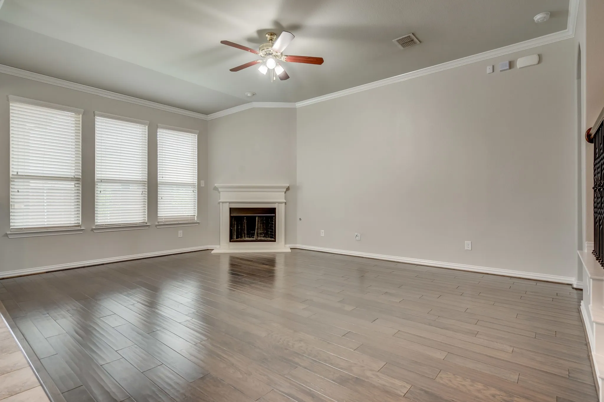 Single Family Residence For Rent in Denton County , 16716 Central Garden Lane, Prosper, Texas 75078, 4 Bedroom, 4 Bathroom, 2 Garage spaces, 3,007 Sqft, built in 2017, mls#21397892, Real Estate Agent in Prosper, Homes For Rent in Denton county, Homes For Rent in Prosper, Realtor in Prosper Texas, Real Estate Brokerage Independent Realty Texas, Luminita Cordes Realtor