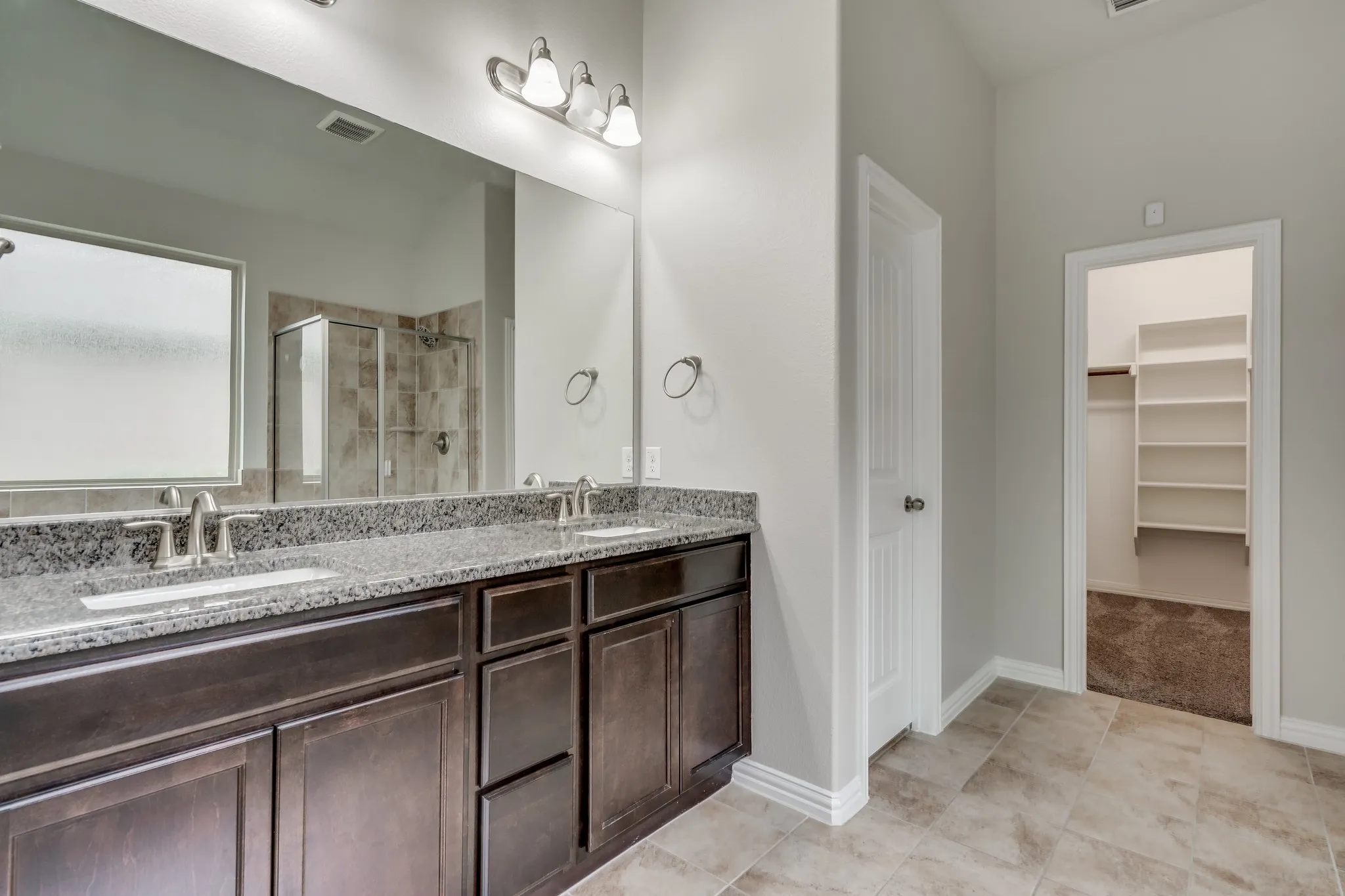 Single Family Residence For Rent in Denton County , 16716 Central Garden Lane, Prosper, Texas 75078, 4 Bedroom, 4 Bathroom, 2 Garage spaces, 3,007 Sqft, built in 2017, mls#21397892, Real Estate Agent in Prosper, Homes For Rent in Denton county, Homes For Rent in Prosper, Realtor in Prosper Texas, Real Estate Brokerage Independent Realty Texas, Luminita Cordes Realtor