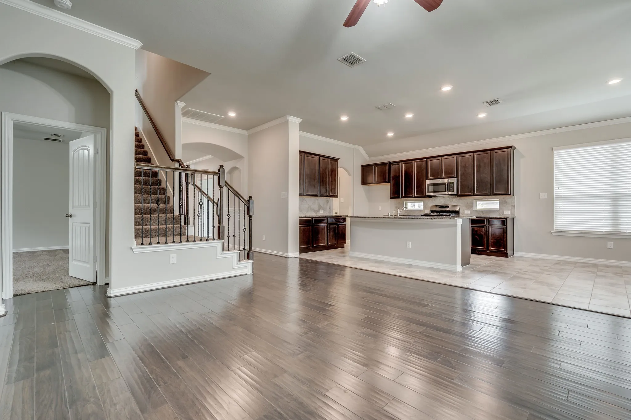 Single Family Residence For Rent in Denton County , 16716 Central Garden Lane, Prosper, Texas 75078, 4 Bedroom, 4 Bathroom, 2 Garage spaces, 3,007 Sqft, built in 2017, mls#21397892, Real Estate Agent in Prosper, Homes For Rent in Denton county, Homes For Rent in Prosper, Realtor in Prosper Texas, Real Estate Brokerage Independent Realty Texas, Luminita Cordes Realtor