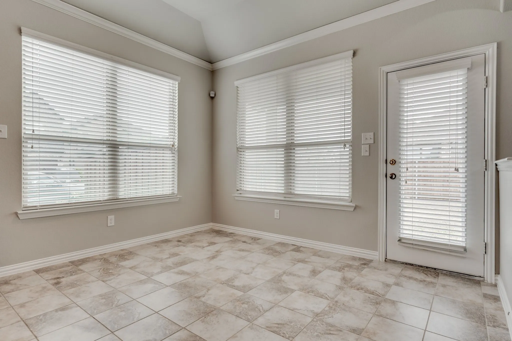 Single Family Residence For Rent in Denton County , 16716 Central Garden Lane, Prosper, Texas 75078, 4 Bedroom, 4 Bathroom, 2 Garage spaces, 3,007 Sqft, built in 2017, mls#21397892, Real Estate Agent in Prosper, Homes For Rent in Denton county, Homes For Rent in Prosper, Realtor in Prosper Texas, Real Estate Brokerage Independent Realty Texas, Luminita Cordes Realtor