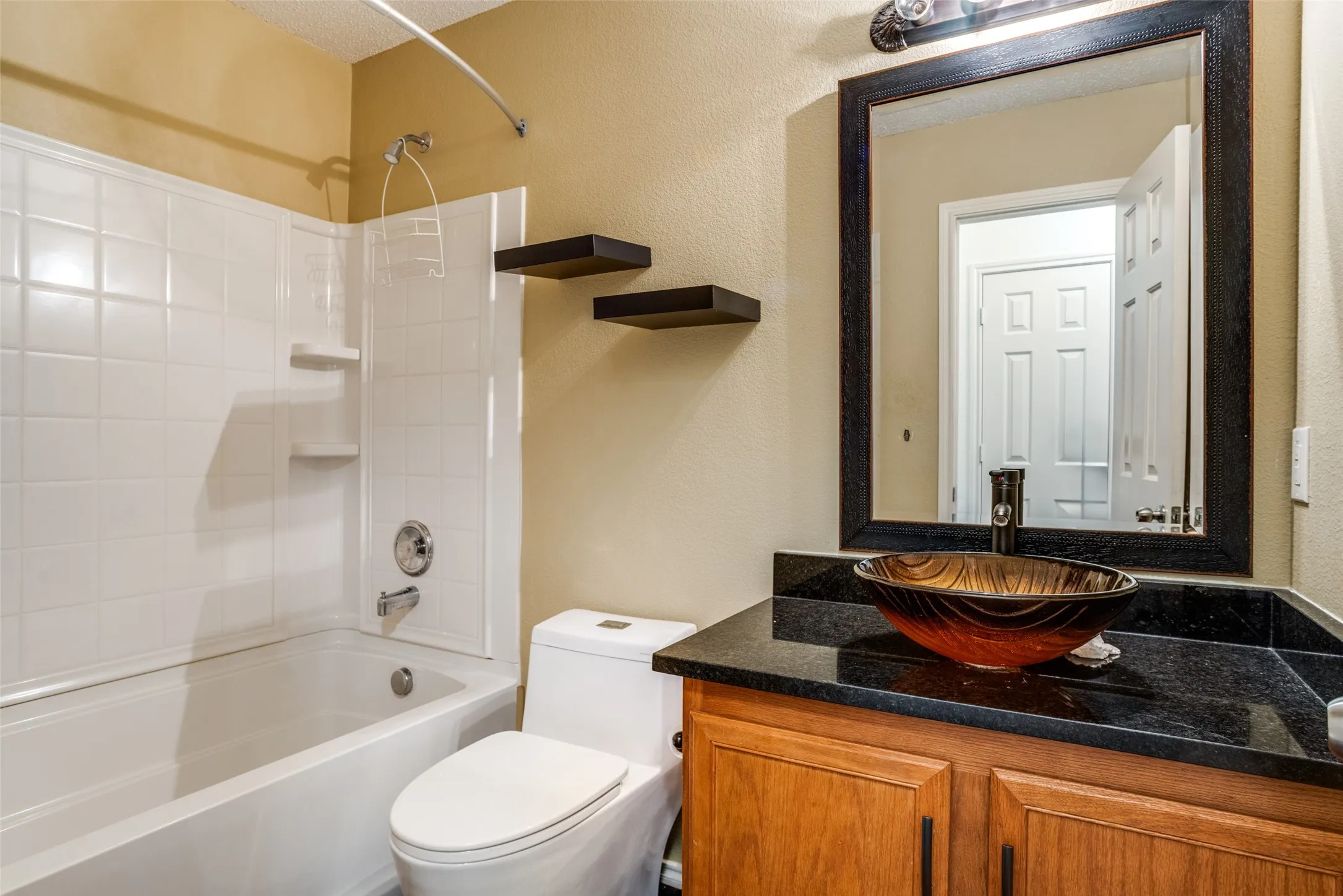 Single Family Residence For Rent in Collin County , 1130 Annie Oakley Drive, Anna, Texas 75409, 5 Bedroom, 4 Bathroom, 2 Garage spaces, 4,019 Sqft, built in 2005, mls#21398491, Real Estate Agent in Anna, Homes For Rent in Collin county, Homes For Rent in Anna, Realtor in Anna Texas, Real Estate Brokerage Independent Realty Texas, Luminita Cordes Realtor