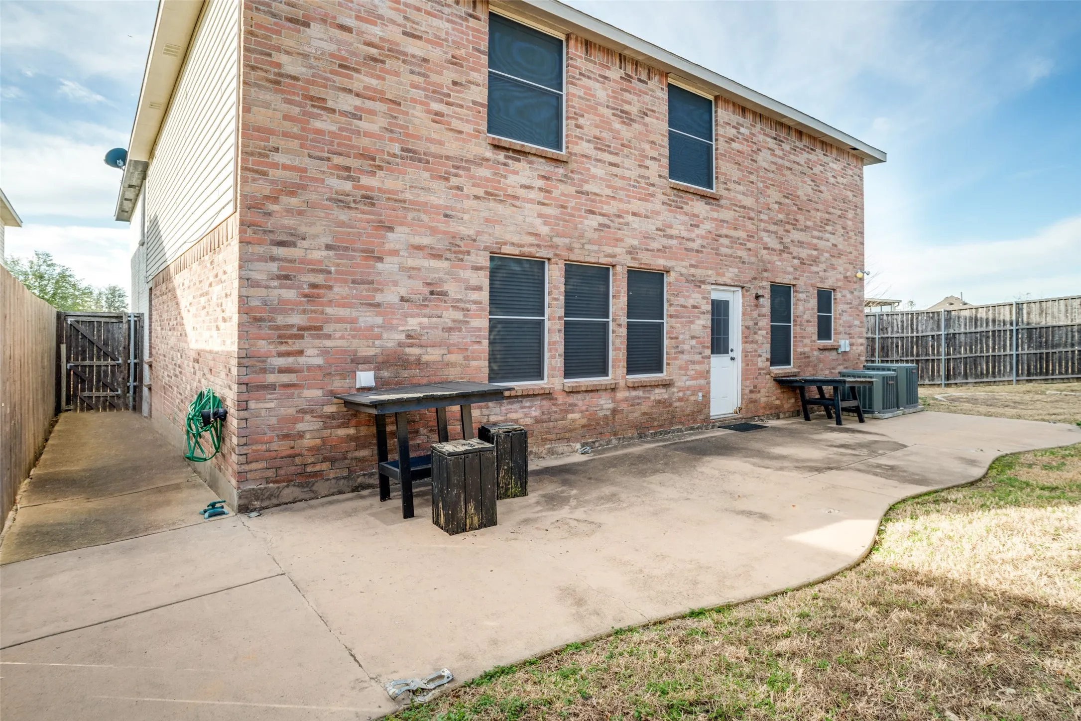 Single Family Residence For Rent in Collin County , 1130 Annie Oakley Drive, Anna, Texas 75409, 5 Bedroom, 4 Bathroom, 2 Garage spaces, 4,019 Sqft, built in 2005, mls#21398491, Real Estate Agent in Anna, Homes For Rent in Collin county, Homes For Rent in Anna, Realtor in Anna Texas, Real Estate Brokerage Independent Realty Texas, Luminita Cordes Realtor