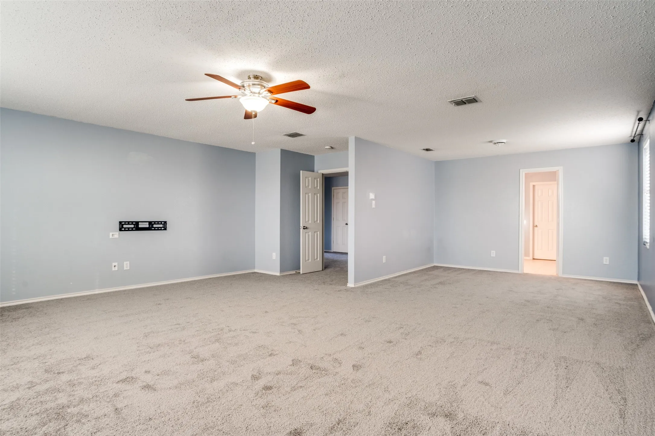 Single Family Residence For Rent in Collin County , 1130 Annie Oakley Drive, Anna, Texas 75409, 5 Bedroom, 4 Bathroom, 2 Garage spaces, 4,019 Sqft, built in 2005, mls#21398491, Real Estate Agent in Anna, Homes For Rent in Collin county, Homes For Rent in Anna, Realtor in Anna Texas, Real Estate Brokerage Independent Realty Texas, Luminita Cordes Realtor