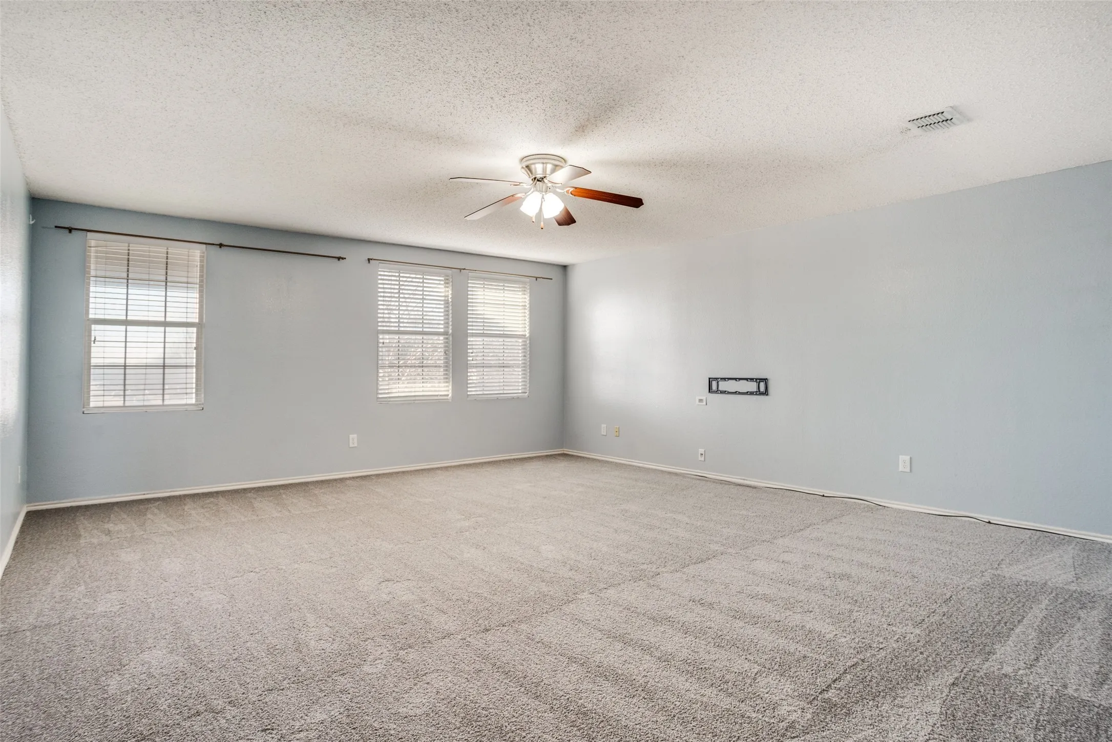 Single Family Residence For Rent in Collin County , 1130 Annie Oakley Drive, Anna, Texas 75409, 5 Bedroom, 4 Bathroom, 2 Garage spaces, 4,019 Sqft, built in 2005, mls#21398491, Real Estate Agent in Anna, Homes For Rent in Collin county, Homes For Rent in Anna, Realtor in Anna Texas, Real Estate Brokerage Independent Realty Texas, Luminita Cordes Realtor