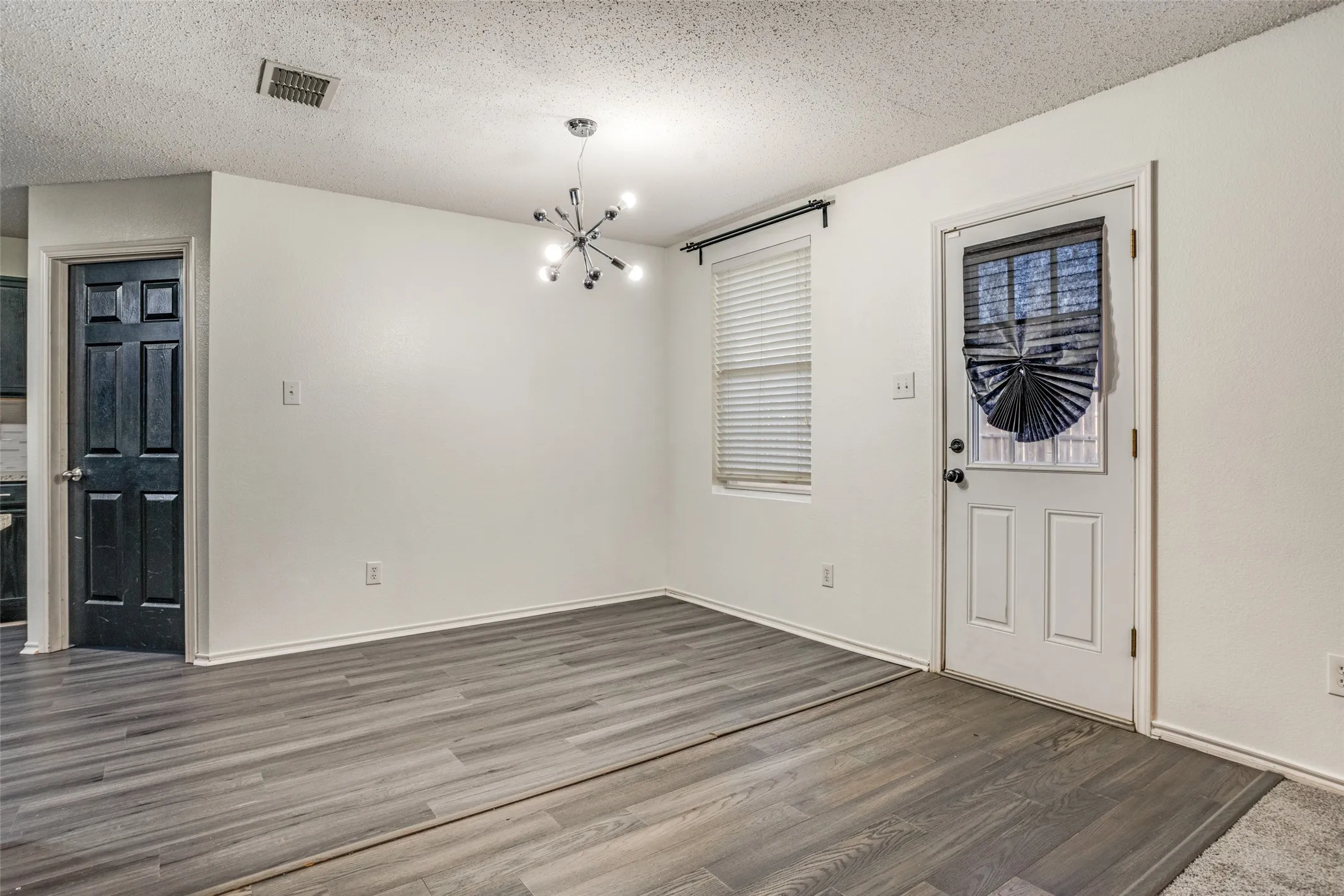 Single Family Residence For Rent in Collin County , 1130 Annie Oakley Drive, Anna, Texas 75409, 5 Bedroom, 4 Bathroom, 2 Garage spaces, 4,019 Sqft, built in 2005, mls#21398491, Real Estate Agent in Anna, Homes For Rent in Collin county, Homes For Rent in Anna, Realtor in Anna Texas, Real Estate Brokerage Independent Realty Texas, Luminita Cordes Realtor