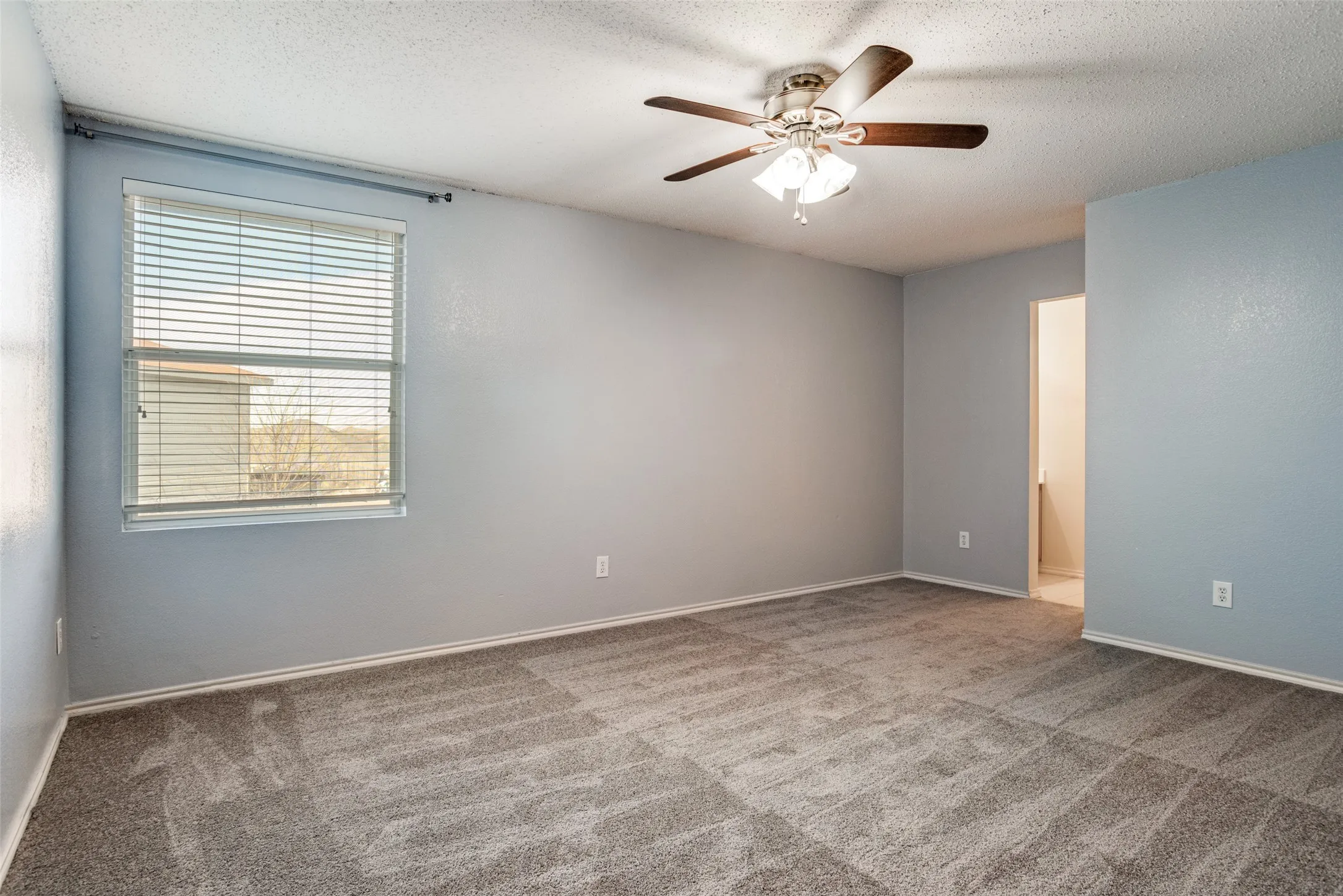 Single Family Residence For Rent in Collin County , 1130 Annie Oakley Drive, Anna, Texas 75409, 5 Bedroom, 4 Bathroom, 2 Garage spaces, 4,019 Sqft, built in 2005, mls#21398491, Real Estate Agent in Anna, Homes For Rent in Collin county, Homes For Rent in Anna, Realtor in Anna Texas, Real Estate Brokerage Independent Realty Texas, Luminita Cordes Realtor