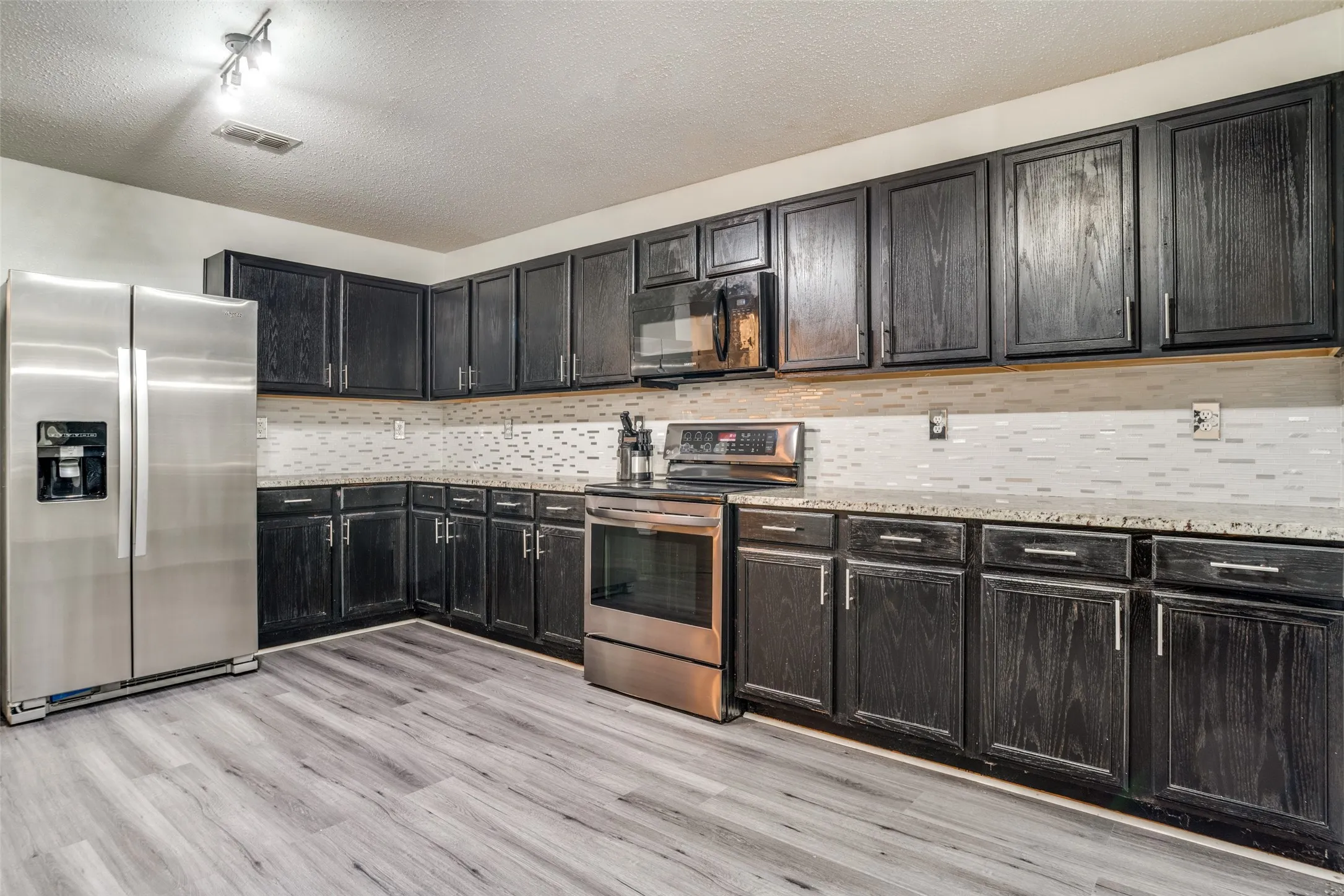 Single Family Residence For Rent in Collin County , 1130 Annie Oakley Drive, Anna, Texas 75409, 5 Bedroom, 4 Bathroom, 2 Garage spaces, 4,019 Sqft, built in 2005, mls#21398491, Real Estate Agent in Anna, Homes For Rent in Collin county, Homes For Rent in Anna, Realtor in Anna Texas, Real Estate Brokerage Independent Realty Texas, Luminita Cordes Realtor