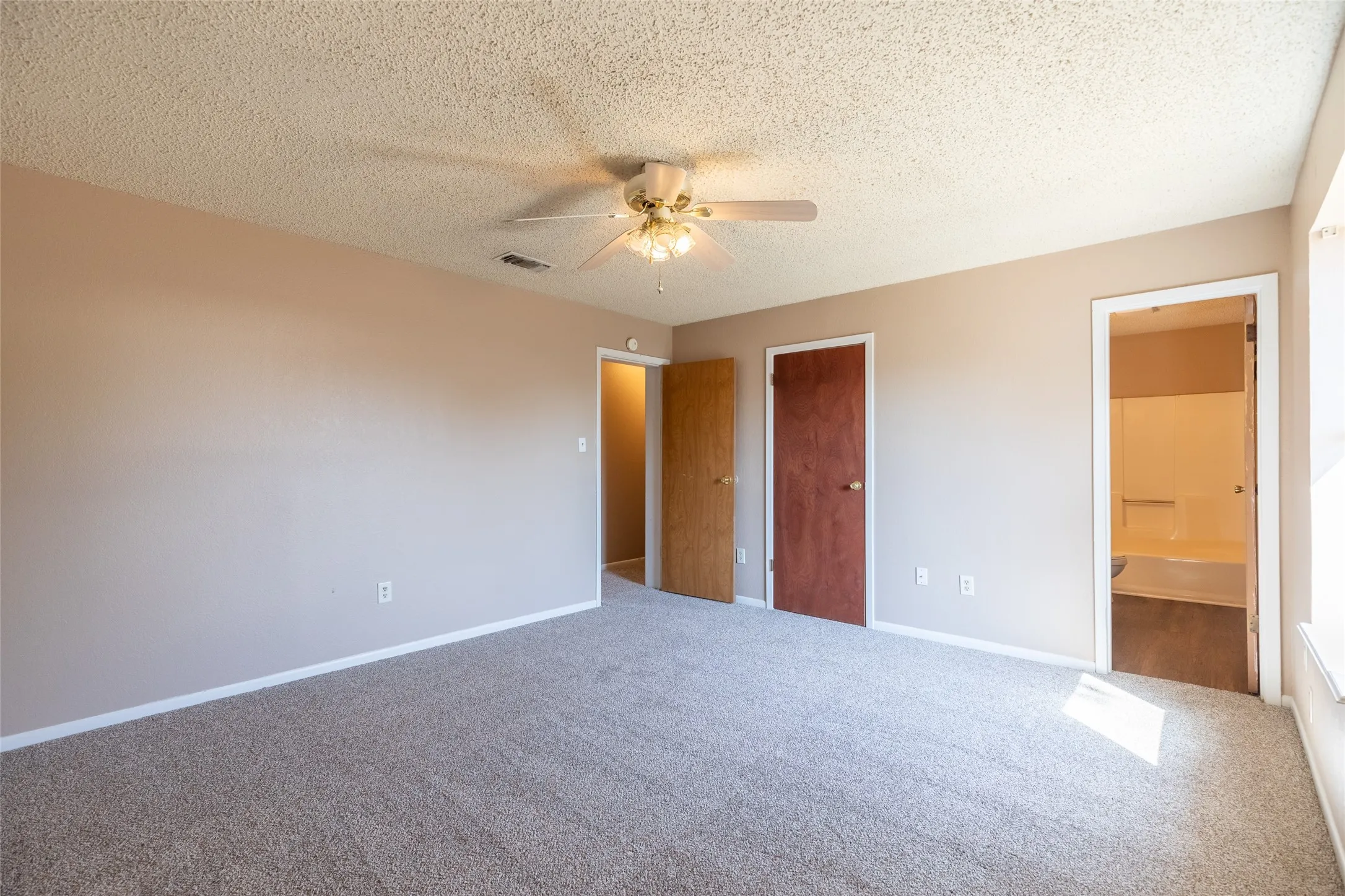Single Family Residence For Sale in Taylor County , 3725 Trinity Lane, Abilene, Texas 79602, 3 Bedroom, 2 Bathroom, Garage spaces, 1,260 Sqft, built in 1983, mls#21398220, Real Estate Agent in Abilene, Homes For Sale in Taylor county, Homes For Sale in Abilene, Realtor in Abilene Texas, Real Estate Brokerage Independent Realty Texas, Luminita Cordes Realtor