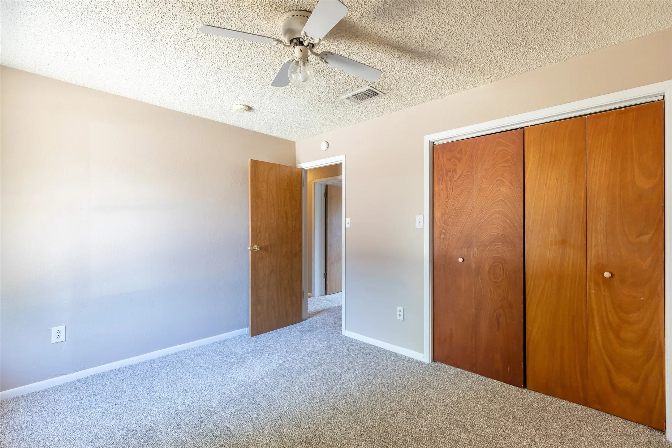 Single Family Residence For Sale in Taylor County , 3725 Trinity Lane, Abilene, Texas 79602, 3 Bedroom, 2 Bathroom, Garage spaces, 1,260 Sqft, built in 1983, mls#21398220, Real Estate Agent in Abilene, Homes For Sale in Taylor county, Homes For Sale in Abilene, Realtor in Abilene Texas, Real Estate Brokerage Independent Realty Texas, Luminita Cordes Realtor
