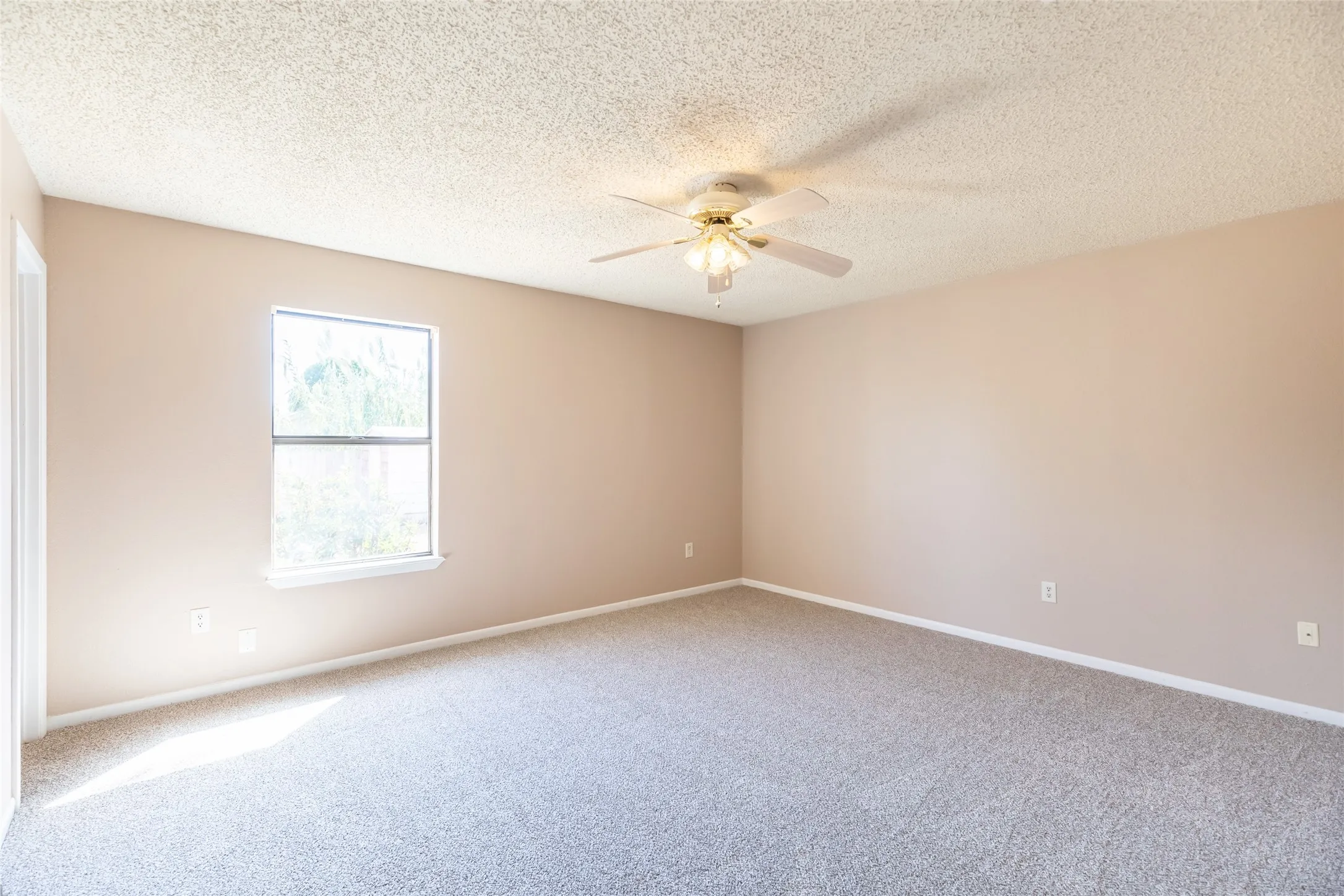 Single Family Residence For Sale in Taylor County , 3725 Trinity Lane, Abilene, Texas 79602, 3 Bedroom, 2 Bathroom, Garage spaces, 1,260 Sqft, built in 1983, mls#21398220, Real Estate Agent in Abilene, Homes For Sale in Taylor county, Homes For Sale in Abilene, Realtor in Abilene Texas, Real Estate Brokerage Independent Realty Texas, Luminita Cordes Realtor