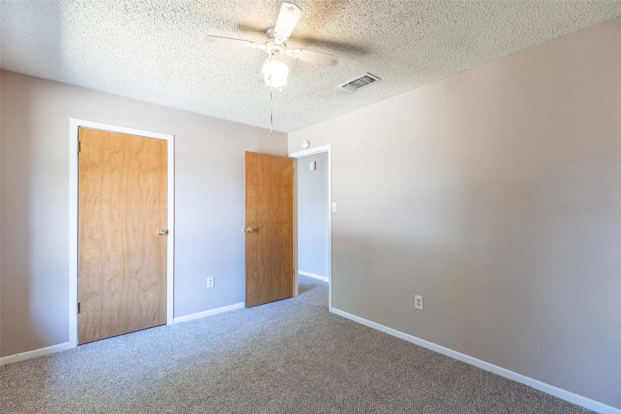 Single Family Residence For Sale in Taylor County , 3725 Trinity Lane, Abilene, Texas 79602, 3 Bedroom, 2 Bathroom, Garage spaces, 1,260 Sqft, built in 1983, mls#21398220, Real Estate Agent in Abilene, Homes For Sale in Taylor county, Homes For Sale in Abilene, Realtor in Abilene Texas, Real Estate Brokerage Independent Realty Texas, Luminita Cordes Realtor