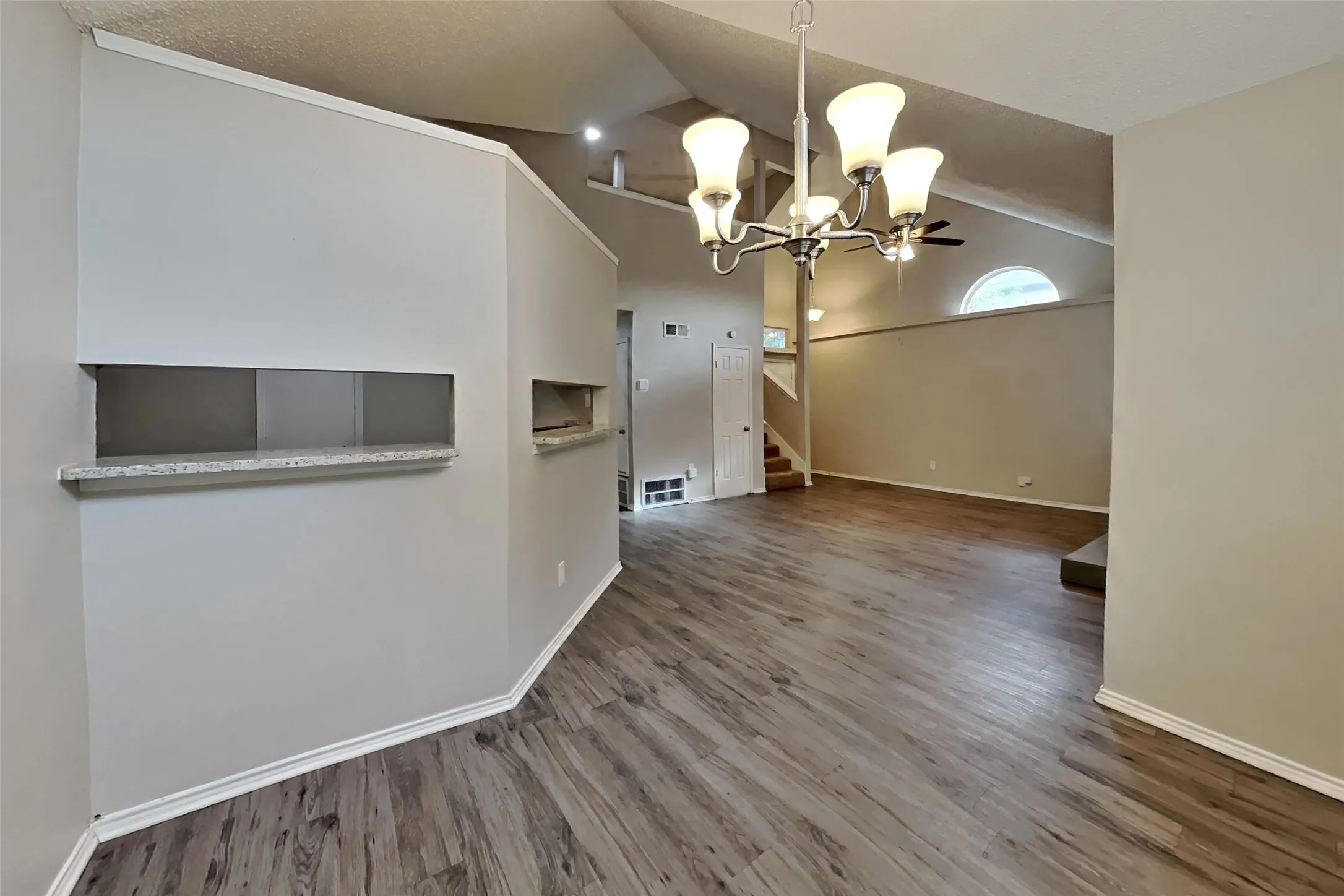 Single Family Residence For Rent in Tarrant County , 5525 Stone Meadow Lane, Fort Worth, Texas 76179, 3 Bedroom, 2 Bathroom, 2 Garage spaces, 1,348 Sqft, built in 1987, mls#21398518, Real Estate Agent in Fort Worth, Homes For Rent in Tarrant county, Homes For Rent in Fort Worth, Realtor in Fort Worth Texas, Real Estate Brokerage Independent Realty Texas, Luminita Cordes Realtor