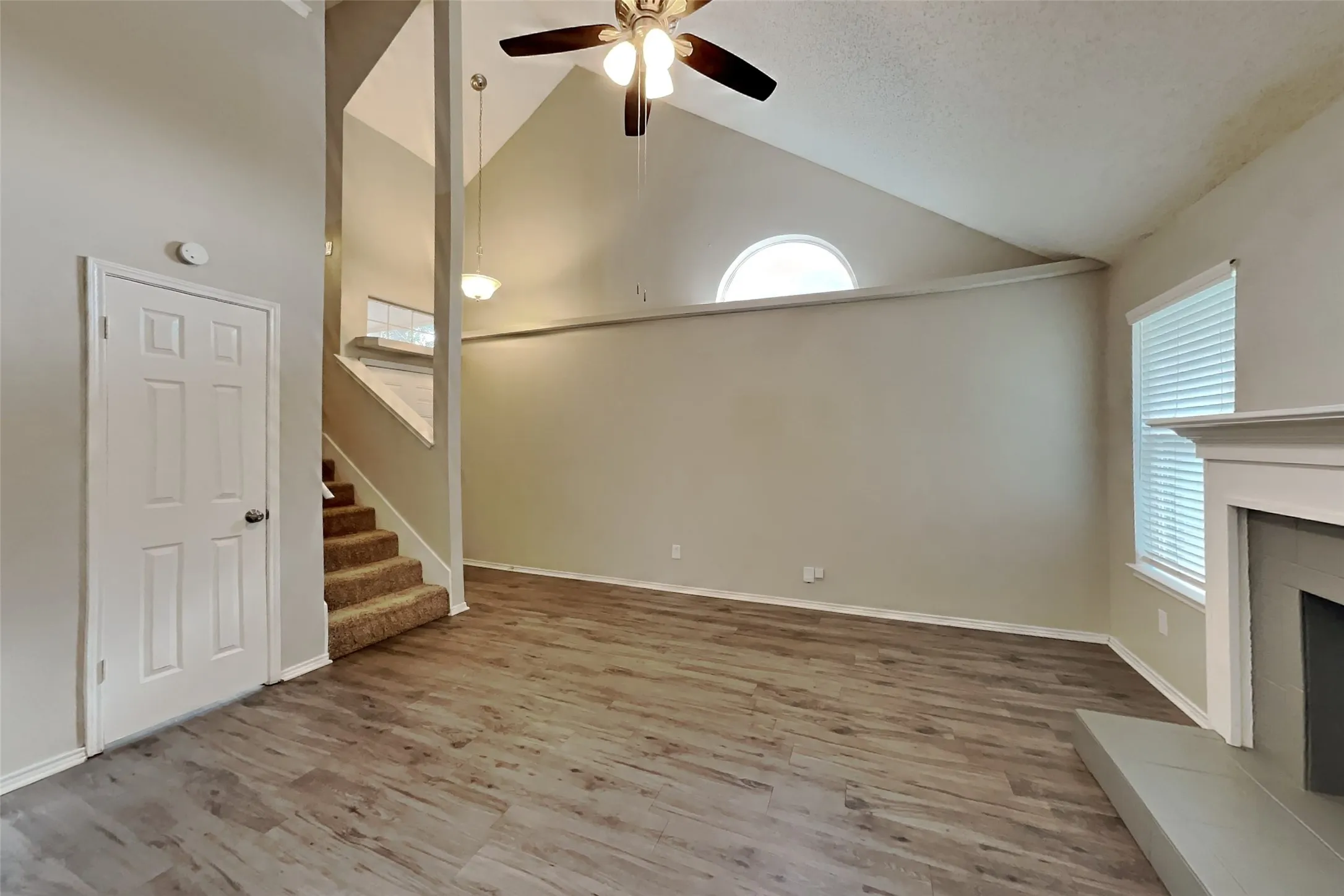 Single Family Residence For Rent in Tarrant County , 5525 Stone Meadow Lane, Fort Worth, Texas 76179, 3 Bedroom, 2 Bathroom, 2 Garage spaces, 1,348 Sqft, built in 1987, mls#21398518, Real Estate Agent in Fort Worth, Homes For Rent in Tarrant county, Homes For Rent in Fort Worth, Realtor in Fort Worth Texas, Real Estate Brokerage Independent Realty Texas, Luminita Cordes Realtor
