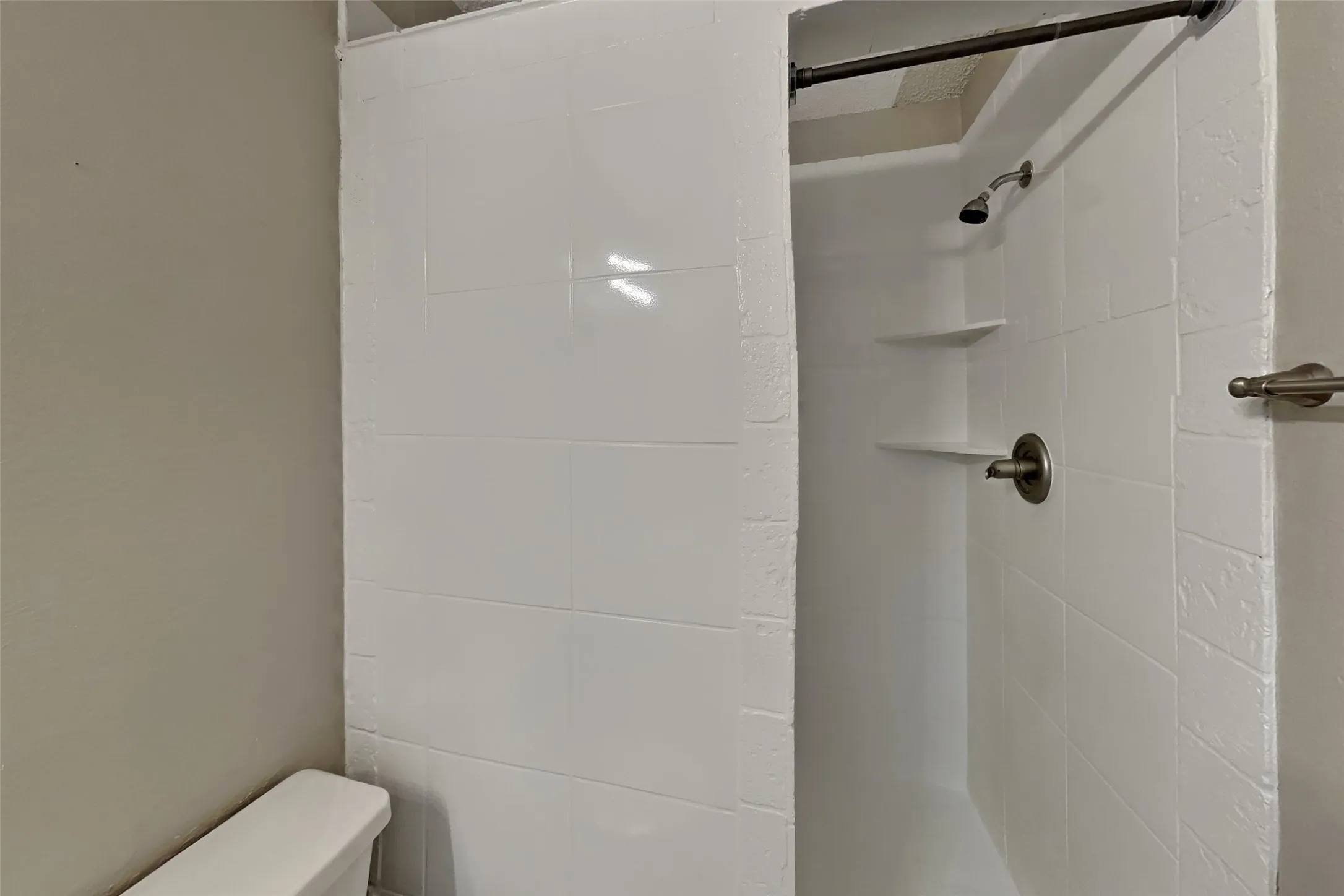 Single Family Residence For Rent in Tarrant County , 5525 Stone Meadow Lane, Fort Worth, Texas 76179, 3 Bedroom, 2 Bathroom, 2 Garage spaces, 1,348 Sqft, built in 1987, mls#21398518, Real Estate Agent in Fort Worth, Homes For Rent in Tarrant county, Homes For Rent in Fort Worth, Realtor in Fort Worth Texas, Real Estate Brokerage Independent Realty Texas, Luminita Cordes Realtor