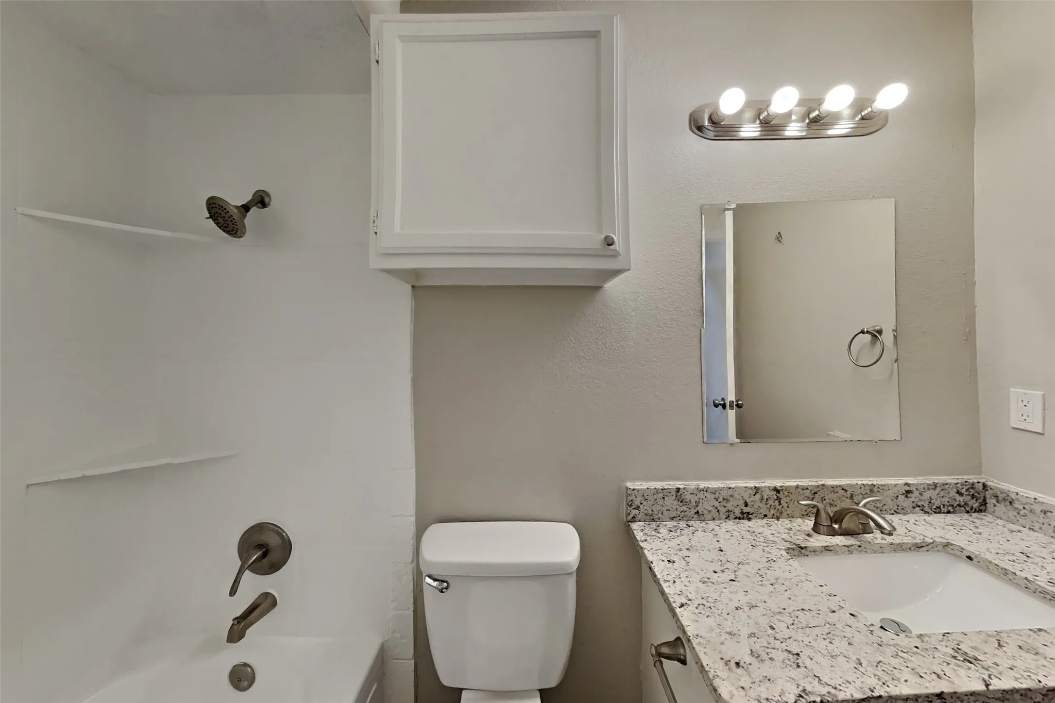Single Family Residence For Rent in Tarrant County , 5525 Stone Meadow Lane, Fort Worth, Texas 76179, 3 Bedroom, 2 Bathroom, 2 Garage spaces, 1,348 Sqft, built in 1987, mls#21398518, Real Estate Agent in Fort Worth, Homes For Rent in Tarrant county, Homes For Rent in Fort Worth, Realtor in Fort Worth Texas, Real Estate Brokerage Independent Realty Texas, Luminita Cordes Realtor