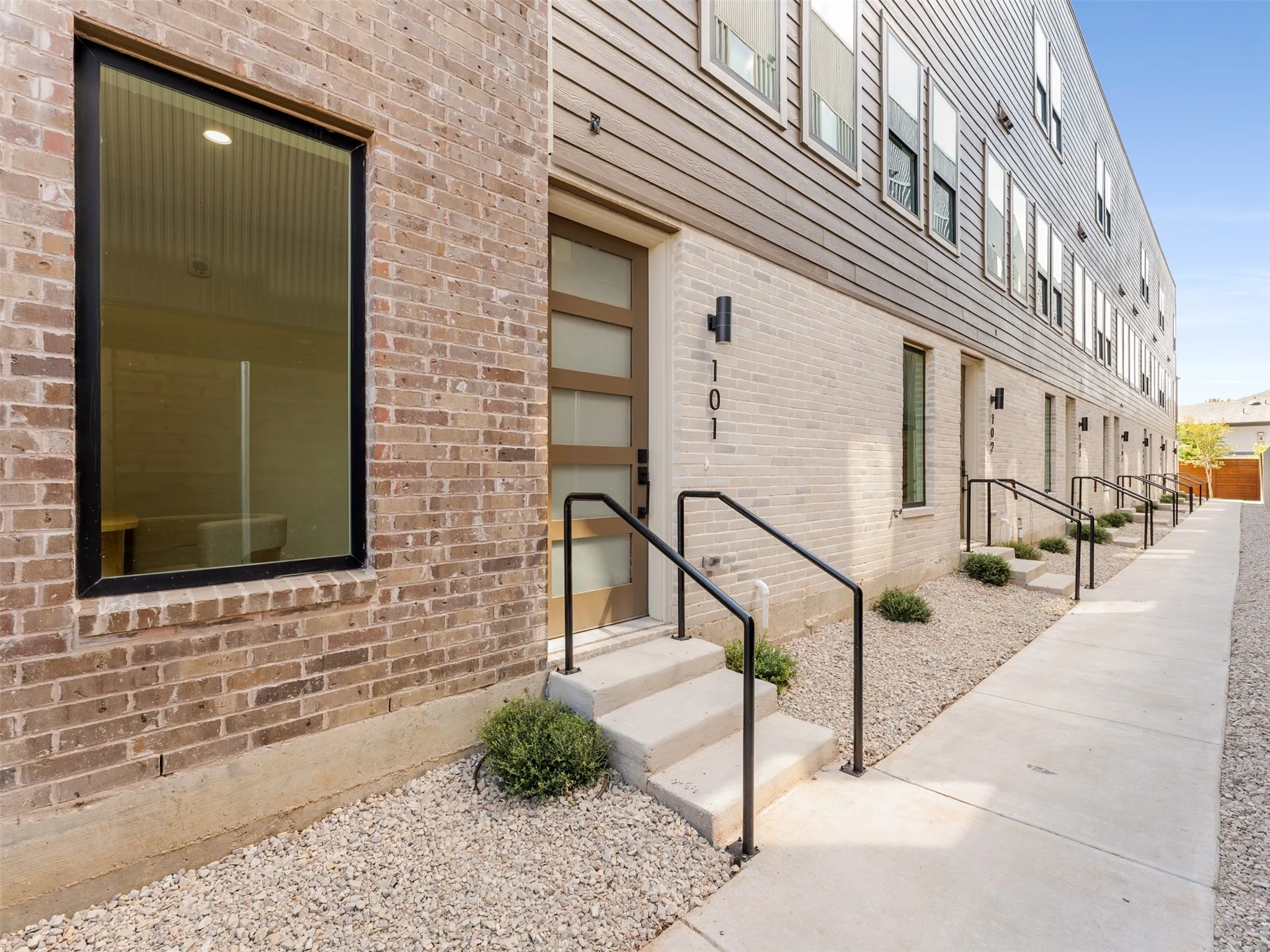 Condominium For Rent in Dallas County , 2015 N Prairie Avenue 103, Dallas, Texas 75204, 2 Bedroom, 3 Bathroom, 2 Garage spaces, 1,403 Sqft, built in 2025, mls#21398055, Real Estate Agent in Dallas, Homes For Rent in Dallas county, Homes For Rent in Dallas, Realtor in Dallas Texas, Real Estate Brokerage Independent Realty Texas, Luminita Cordes Realtor