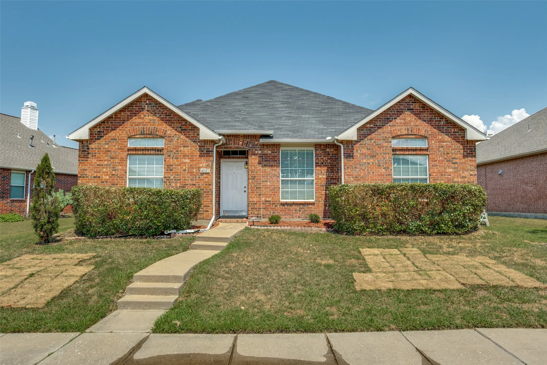 Single Family Residence For Rent in Dallas County , 4021 Carrington Drive, Garland, Texas 75043, 3 Bedroom, 2 Bathroom, 2 Garage spaces, 1,852 Sqft, built in 2002, mls#21398528, Real Estate Agent in Garland, Homes For Rent in Dallas county, Homes For Rent in Garland, Realtor in Garland Texas, Real Estate Brokerage Independent Realty Texas, Luminita Cordes Realtor