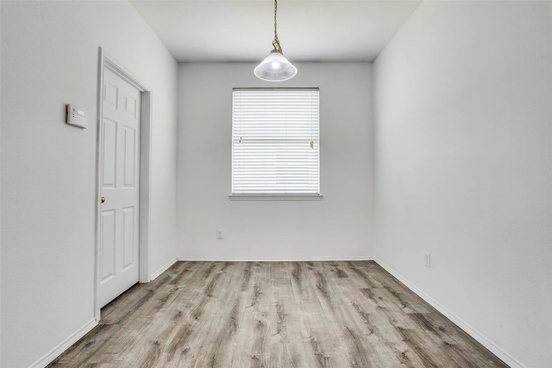 Single Family Residence For Rent in Dallas County , 4021 Carrington Drive, Garland, Texas 75043, 3 Bedroom, 2 Bathroom, 2 Garage spaces, 1,852 Sqft, built in 2002, mls#21398528, Real Estate Agent in Garland, Homes For Rent in Dallas county, Homes For Rent in Garland, Realtor in Garland Texas, Real Estate Brokerage Independent Realty Texas, Luminita Cordes Realtor