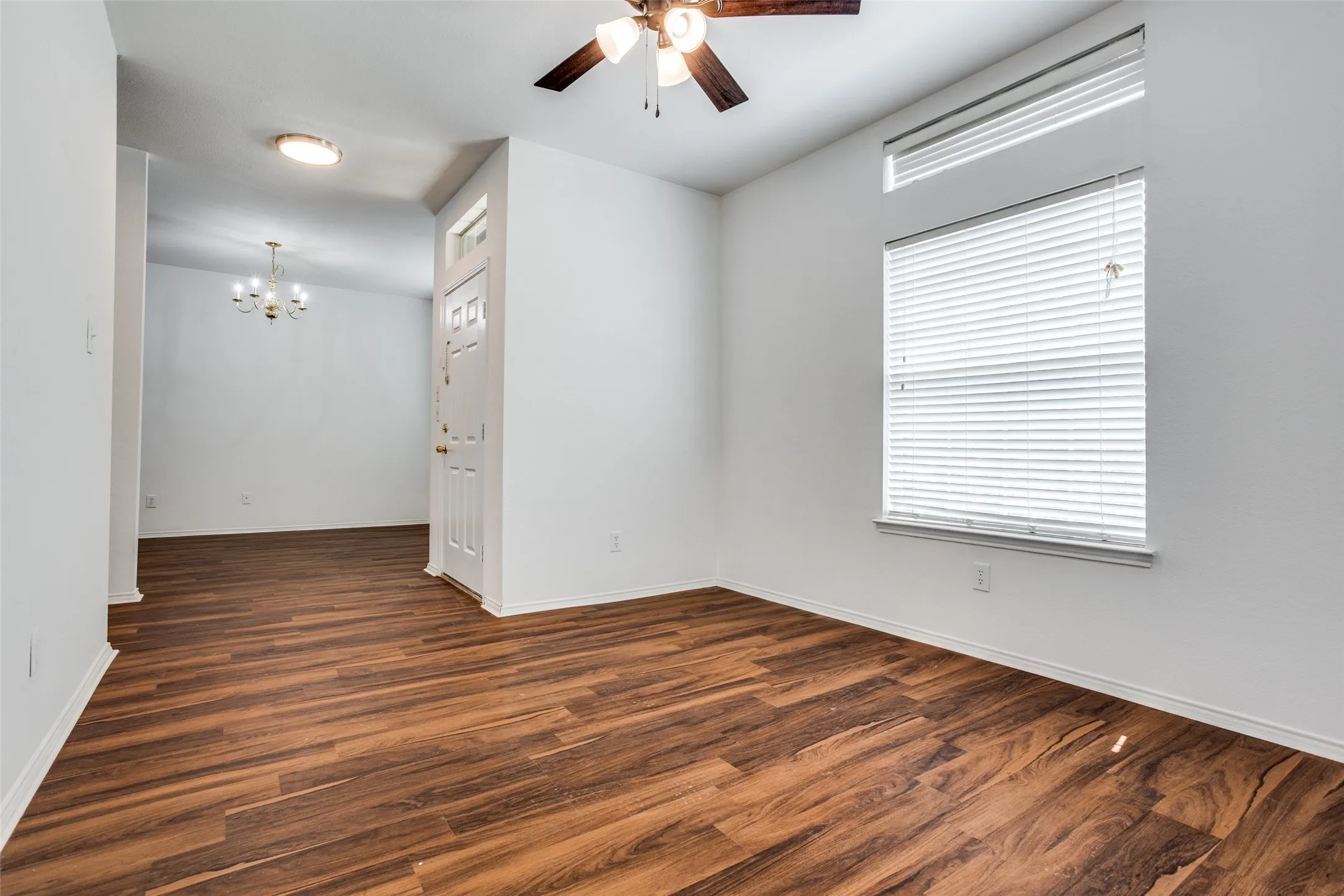 Single Family Residence For Rent in Dallas County , 4021 Carrington Drive, Garland, Texas 75043, 3 Bedroom, 2 Bathroom, 2 Garage spaces, 1,852 Sqft, built in 2002, mls#21398528, Real Estate Agent in Garland, Homes For Rent in Dallas county, Homes For Rent in Garland, Realtor in Garland Texas, Real Estate Brokerage Independent Realty Texas, Luminita Cordes Realtor