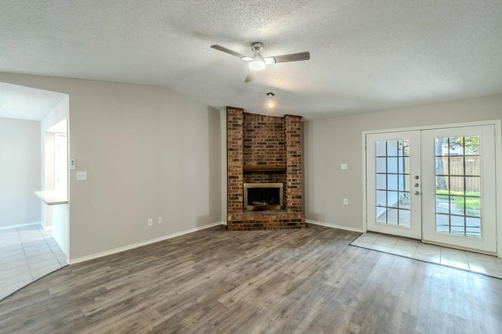 Single Family Residence For Rent in Dallas County , 1514 Hindsdale Drive, Richardson, Texas 75081, 4 Bedroom, 2 Bathroom, Garage spaces, 1,538 Sqft, built in 1979, mls#21398514, Real Estate Agent in Richardson, Homes For Rent in Dallas county, Homes For Rent in Richardson, Realtor in Richardson Texas, Real Estate Brokerage Independent Realty Texas, Luminita Cordes Realtor