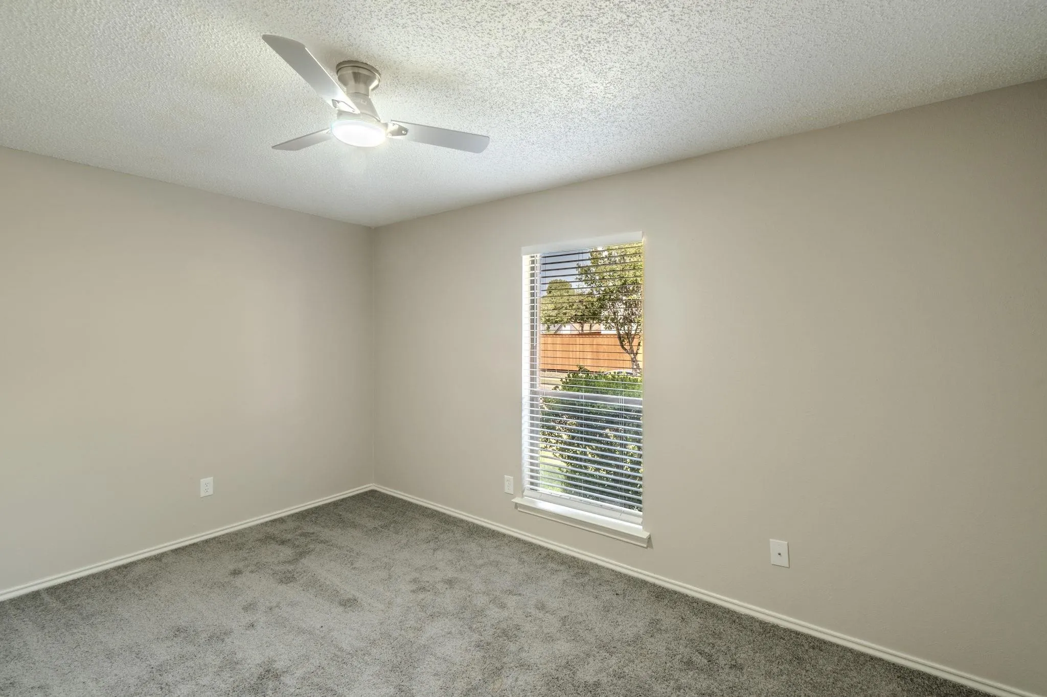 Single Family Residence For Rent in Dallas County , 1514 Hindsdale Drive, Richardson, Texas 75081, 4 Bedroom, 2 Bathroom, Garage spaces, 1,538 Sqft, built in 1979, mls#21398514, Real Estate Agent in Richardson, Homes For Rent in Dallas county, Homes For Rent in Richardson, Realtor in Richardson Texas, Real Estate Brokerage Independent Realty Texas, Luminita Cordes Realtor