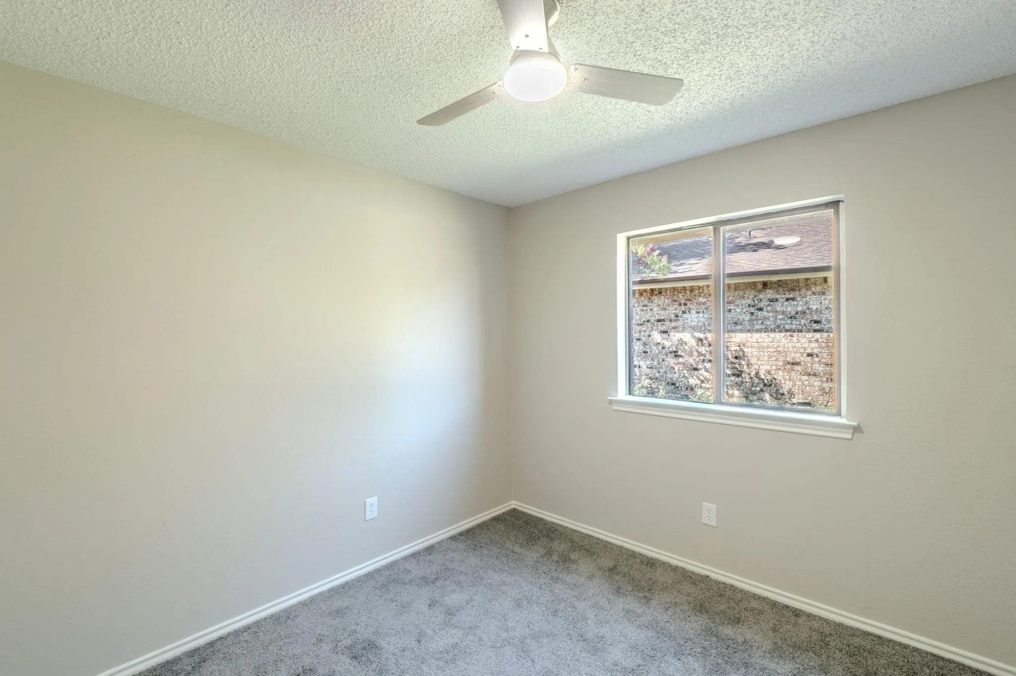 Single Family Residence For Rent in Dallas County , 1514 Hindsdale Drive, Richardson, Texas 75081, 4 Bedroom, 2 Bathroom, Garage spaces, 1,538 Sqft, built in 1979, mls#21398514, Real Estate Agent in Richardson, Homes For Rent in Dallas county, Homes For Rent in Richardson, Realtor in Richardson Texas, Real Estate Brokerage Independent Realty Texas, Luminita Cordes Realtor