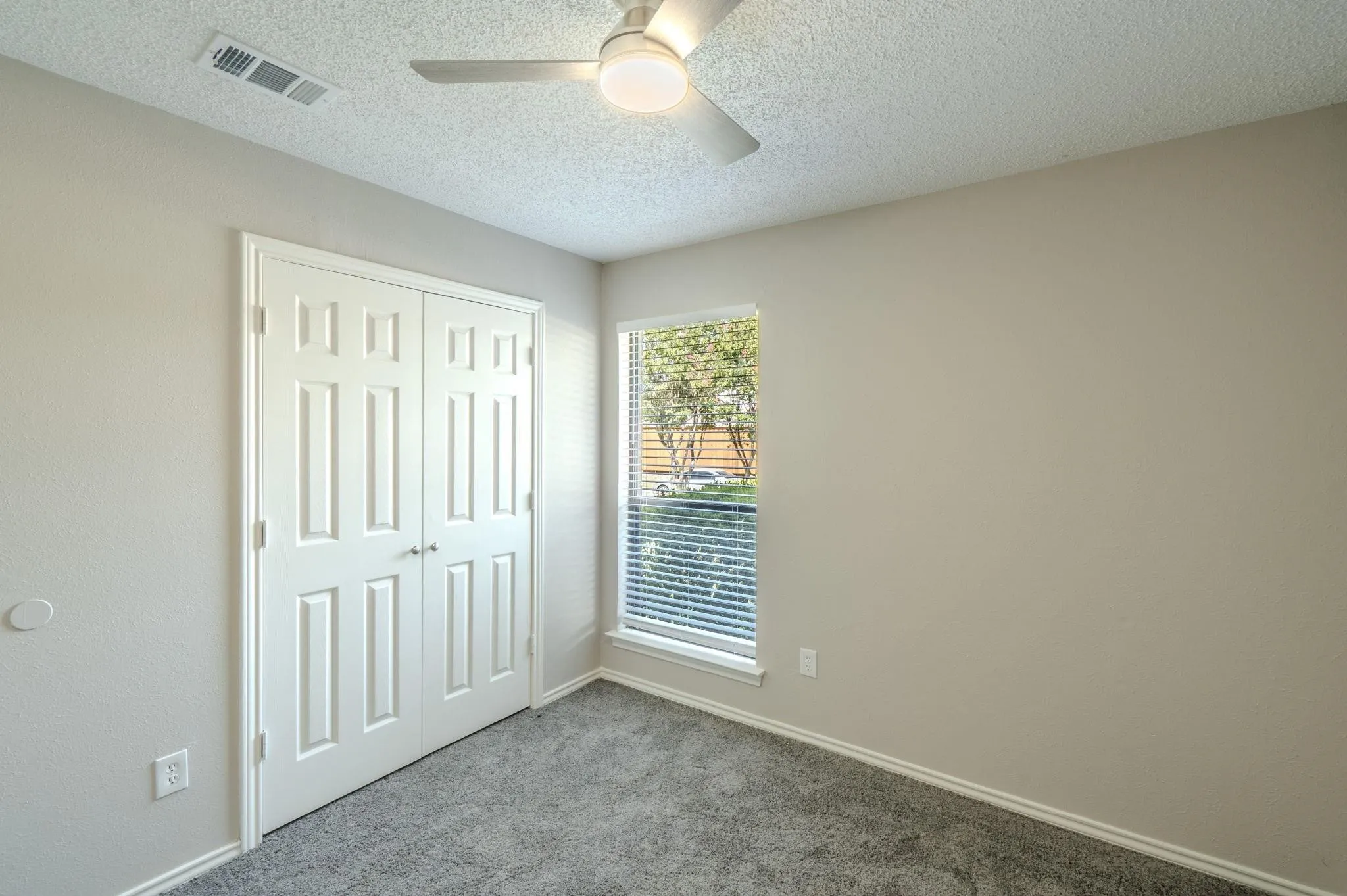 Single Family Residence For Rent in Dallas County , 1514 Hindsdale Drive, Richardson, Texas 75081, 4 Bedroom, 2 Bathroom, Garage spaces, 1,538 Sqft, built in 1979, mls#21398514, Real Estate Agent in Richardson, Homes For Rent in Dallas county, Homes For Rent in Richardson, Realtor in Richardson Texas, Real Estate Brokerage Independent Realty Texas, Luminita Cordes Realtor