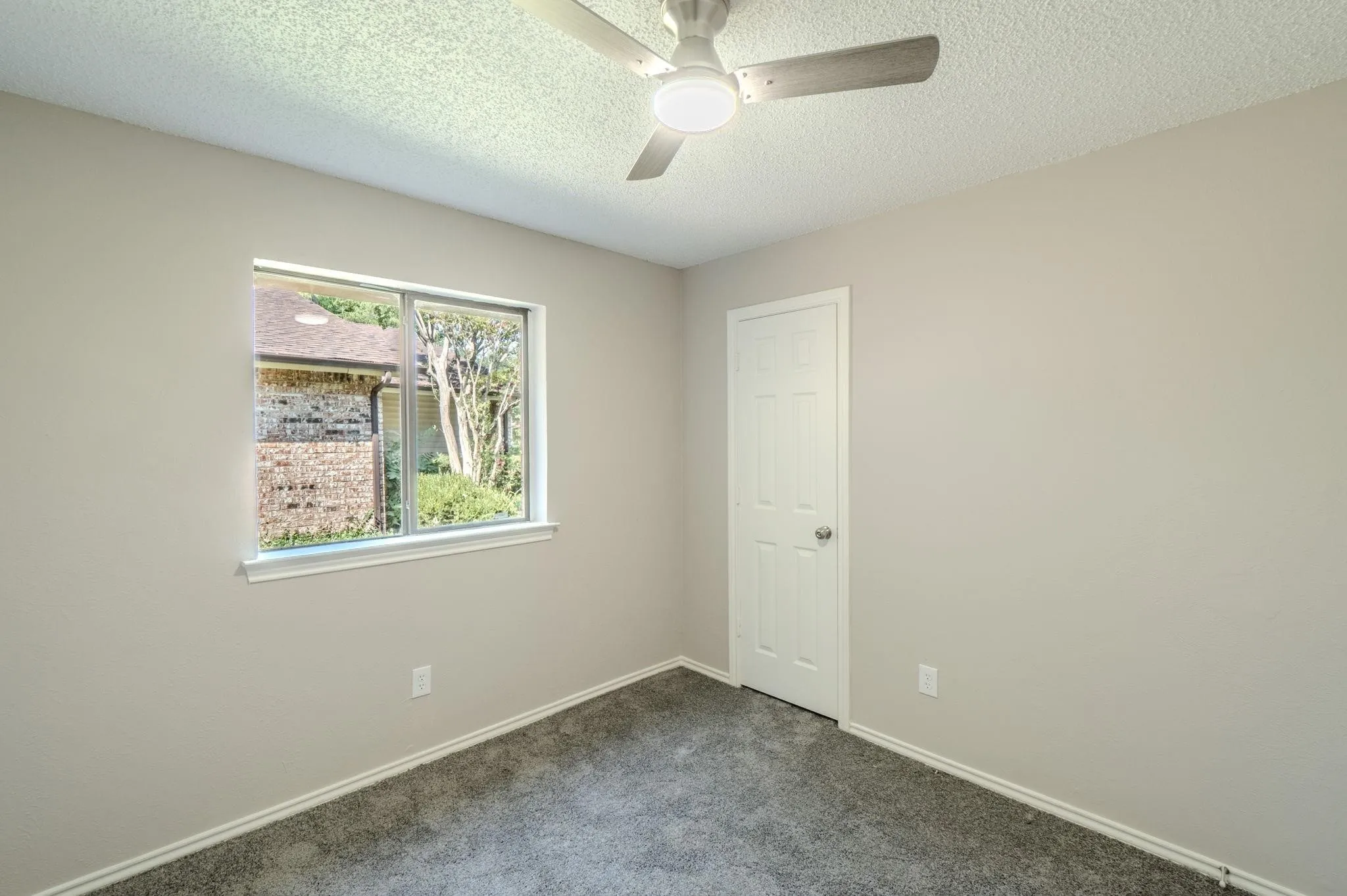 Single Family Residence For Rent in Dallas County , 1514 Hindsdale Drive, Richardson, Texas 75081, 4 Bedroom, 2 Bathroom, Garage spaces, 1,538 Sqft, built in 1979, mls#21398514, Real Estate Agent in Richardson, Homes For Rent in Dallas county, Homes For Rent in Richardson, Realtor in Richardson Texas, Real Estate Brokerage Independent Realty Texas, Luminita Cordes Realtor