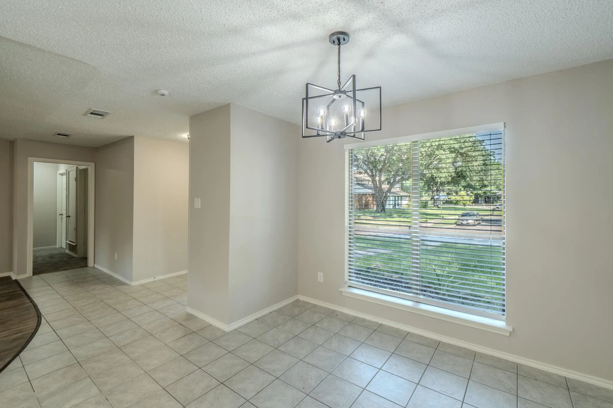 Single Family Residence For Rent in Dallas County , 1514 Hindsdale Drive, Richardson, Texas 75081, 4 Bedroom, 2 Bathroom, Garage spaces, 1,538 Sqft, built in 1979, mls#21398514, Real Estate Agent in Richardson, Homes For Rent in Dallas county, Homes For Rent in Richardson, Realtor in Richardson Texas, Real Estate Brokerage Independent Realty Texas, Luminita Cordes Realtor