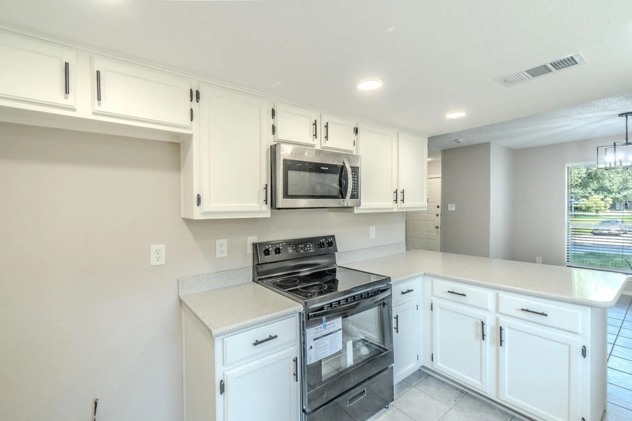 Single Family Residence For Rent in Dallas County , 1514 Hindsdale Drive, Richardson, Texas 75081, 4 Bedroom, 2 Bathroom, Garage spaces, 1,538 Sqft, built in 1979, mls#21398514, Real Estate Agent in Richardson, Homes For Rent in Dallas county, Homes For Rent in Richardson, Realtor in Richardson Texas, Real Estate Brokerage Independent Realty Texas, Luminita Cordes Realtor