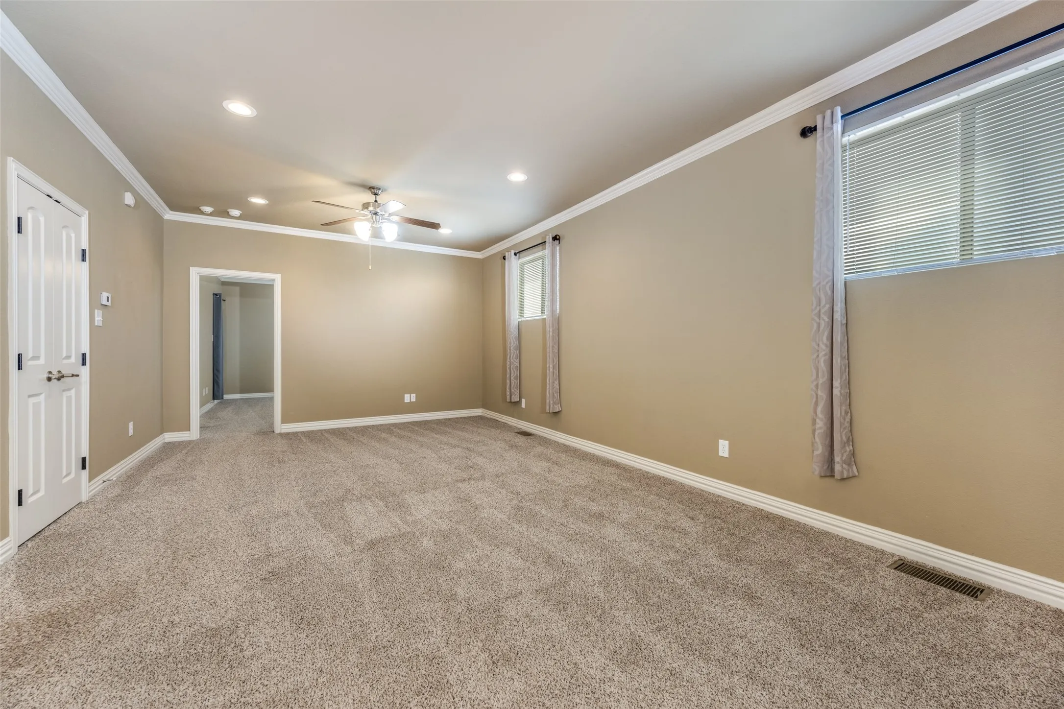 Apartment For Rent in Denton County , 212 Bolivar Street 201, Sanger, Texas 76266, 1 Bedroom, 1 Bathroom, Garage spaces, 1,006 Sqft, built in 1900, mls#21398505, Real Estate Agent in Sanger, Homes For Rent in Denton county, Homes For Rent in Sanger, Realtor in Sanger Texas, Real Estate Brokerage Independent Realty Texas, Luminita Cordes Realtor