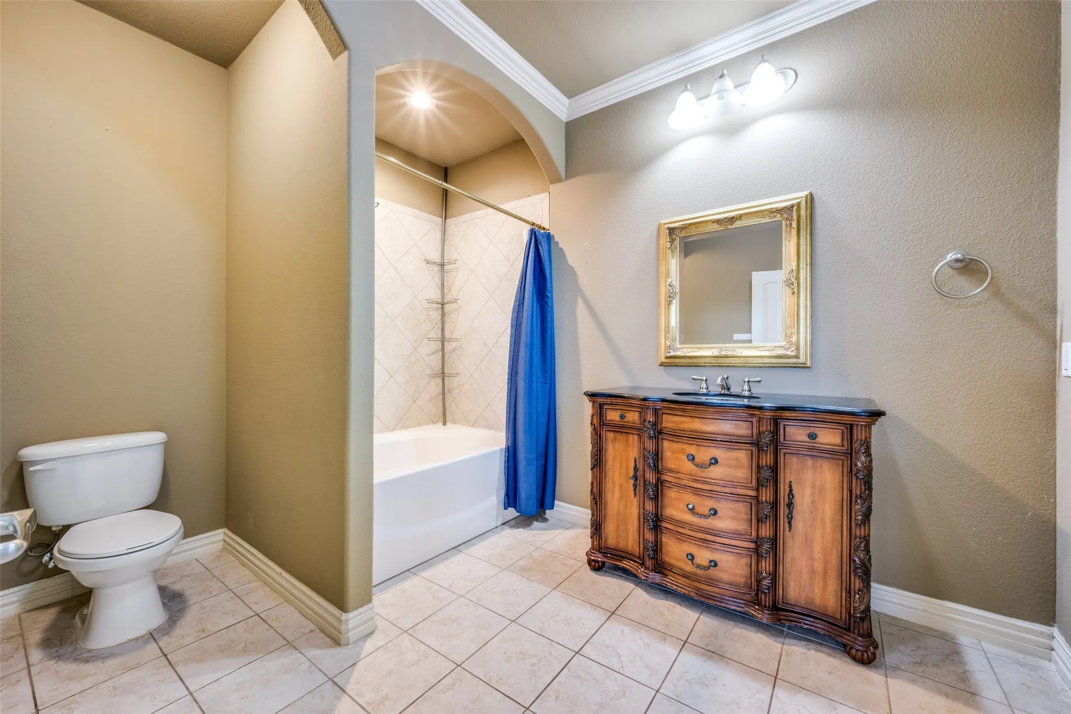 Apartment For Rent in Denton County , 212 Bolivar Street 201, Sanger, Texas 76266, 1 Bedroom, 1 Bathroom, Garage spaces, 1,006 Sqft, built in 1900, mls#21398505, Real Estate Agent in Sanger, Homes For Rent in Denton county, Homes For Rent in Sanger, Realtor in Sanger Texas, Real Estate Brokerage Independent Realty Texas, Luminita Cordes Realtor