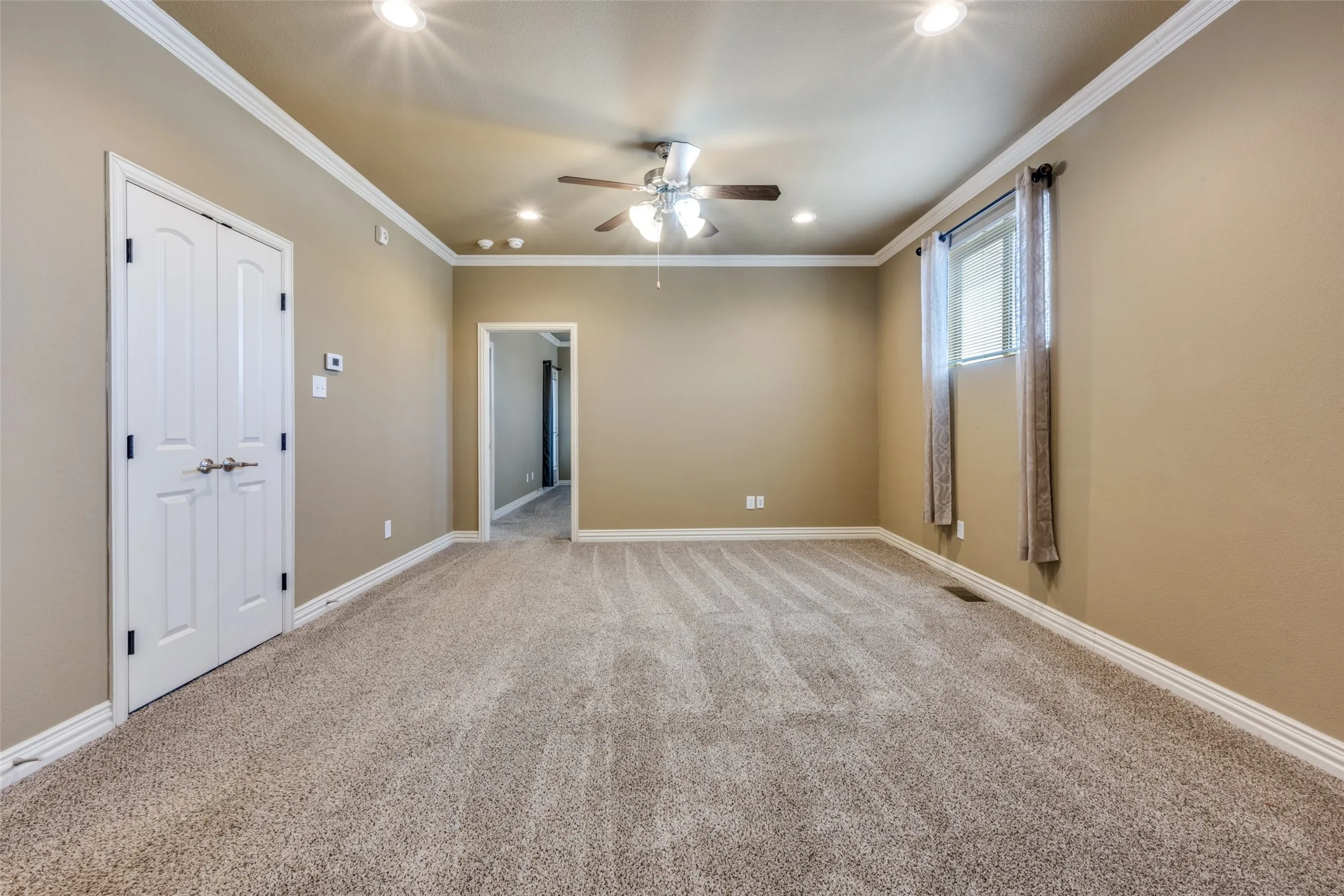 Apartment For Rent in Denton County , 212 Bolivar Street 201, Sanger, Texas 76266, 1 Bedroom, 1 Bathroom, Garage spaces, 1,006 Sqft, built in 1900, mls#21398505, Real Estate Agent in Sanger, Homes For Rent in Denton county, Homes For Rent in Sanger, Realtor in Sanger Texas, Real Estate Brokerage Independent Realty Texas, Luminita Cordes Realtor