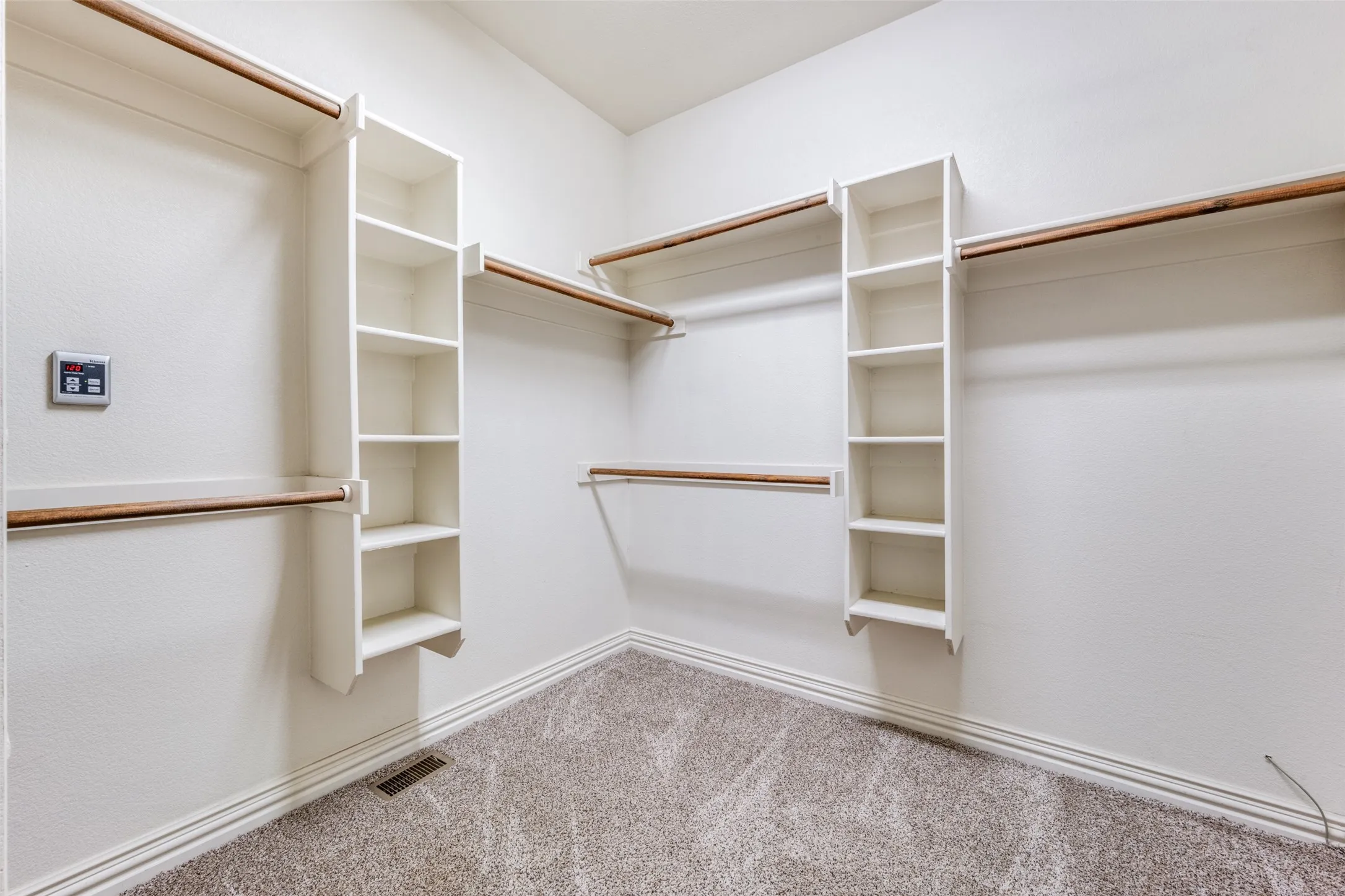 Apartment For Rent in Denton County , 212 Bolivar Street 201, Sanger, Texas 76266, 1 Bedroom, 1 Bathroom, Garage spaces, 1,006 Sqft, built in 1900, mls#21398505, Real Estate Agent in Sanger, Homes For Rent in Denton county, Homes For Rent in Sanger, Realtor in Sanger Texas, Real Estate Brokerage Independent Realty Texas, Luminita Cordes Realtor
