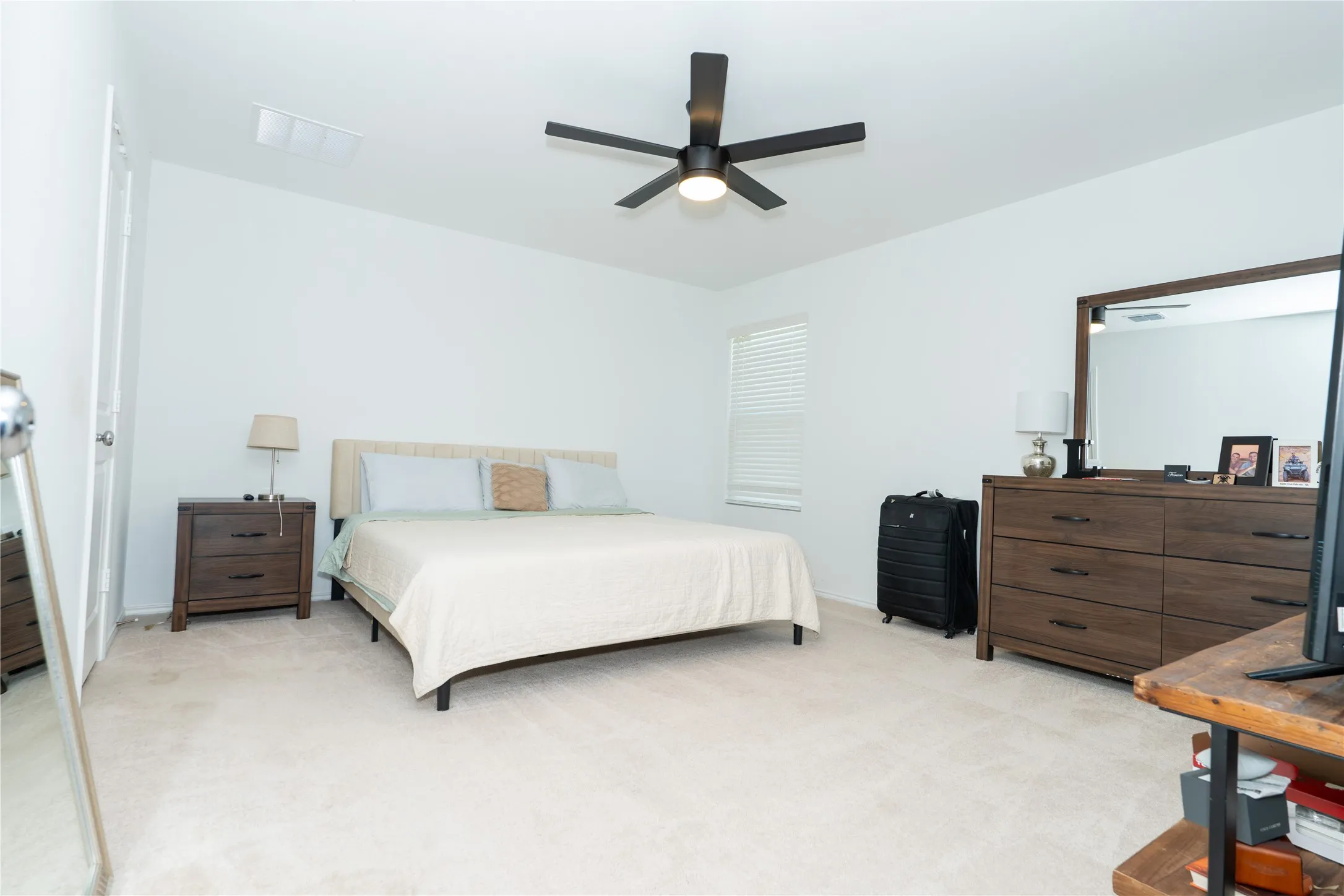 Single Family Residence For Rent in Denton County , 2809 Watchpoint Road, Little Elm, Texas 75068, 4 Bedroom, 2 Bathroom, 2 Garage spaces, 1,743 Sqft, built in 2023, mls#21397670, Real Estate Agent in Little Elm, Homes For Rent in Denton county, Homes For Rent in Little Elm, Realtor in Little Elm Texas, Real Estate Brokerage Independent Realty Texas, Luminita Cordes Realtor