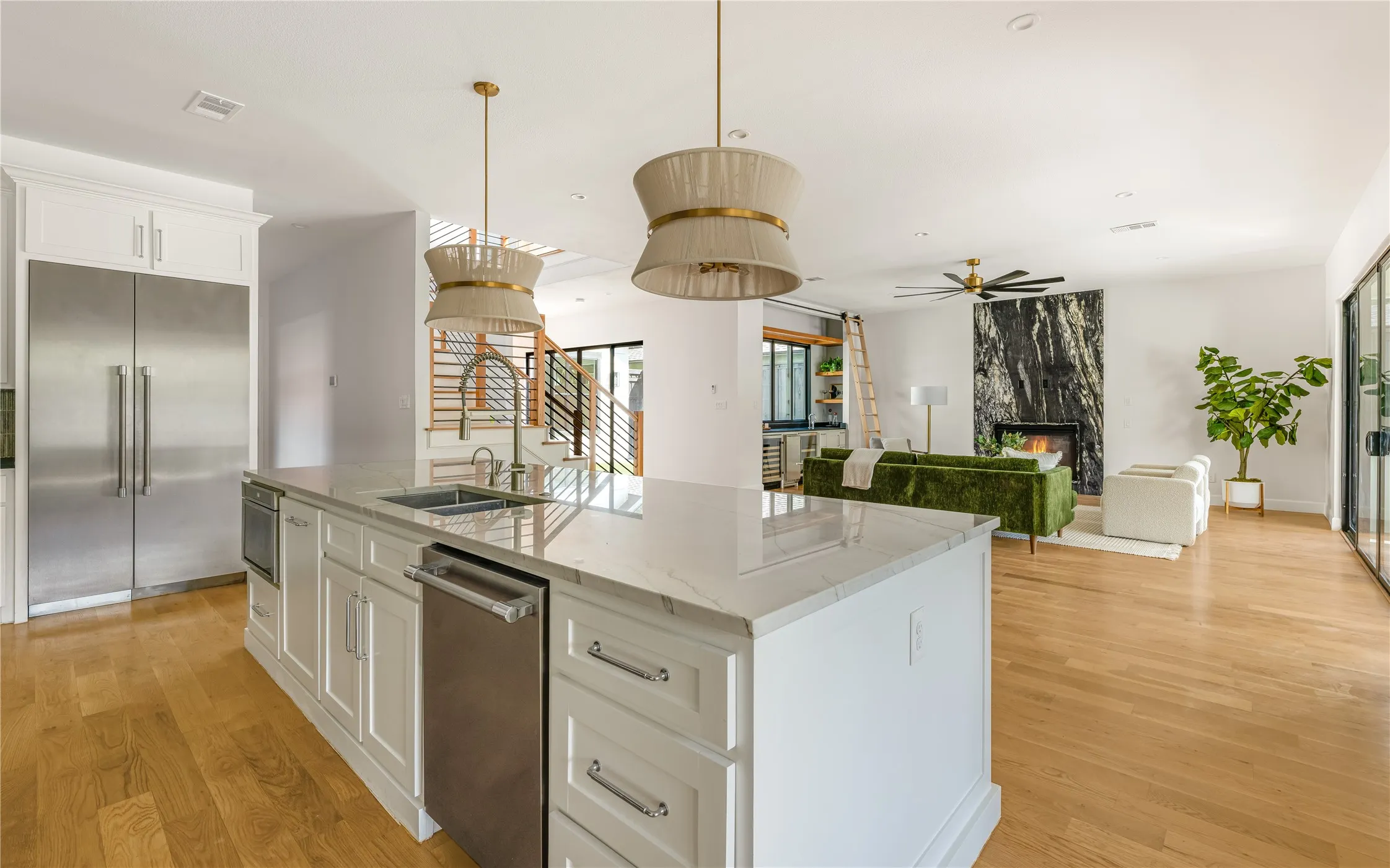 Single Family Residence For Sale in Dallas County , 5430 Belmont Avenue, Dallas, Texas 75206, 4 Bedroom, 4 Bathroom, 2 Garage spaces, 3,508 Sqft, built in 2018, mls#21393021, Real Estate Agent in Dallas, Homes For Sale in Dallas county, Homes For Sale in Dallas, Realtor in Dallas Texas, Real Estate Brokerage Independent Realty Texas, Luminita Cordes Realtor