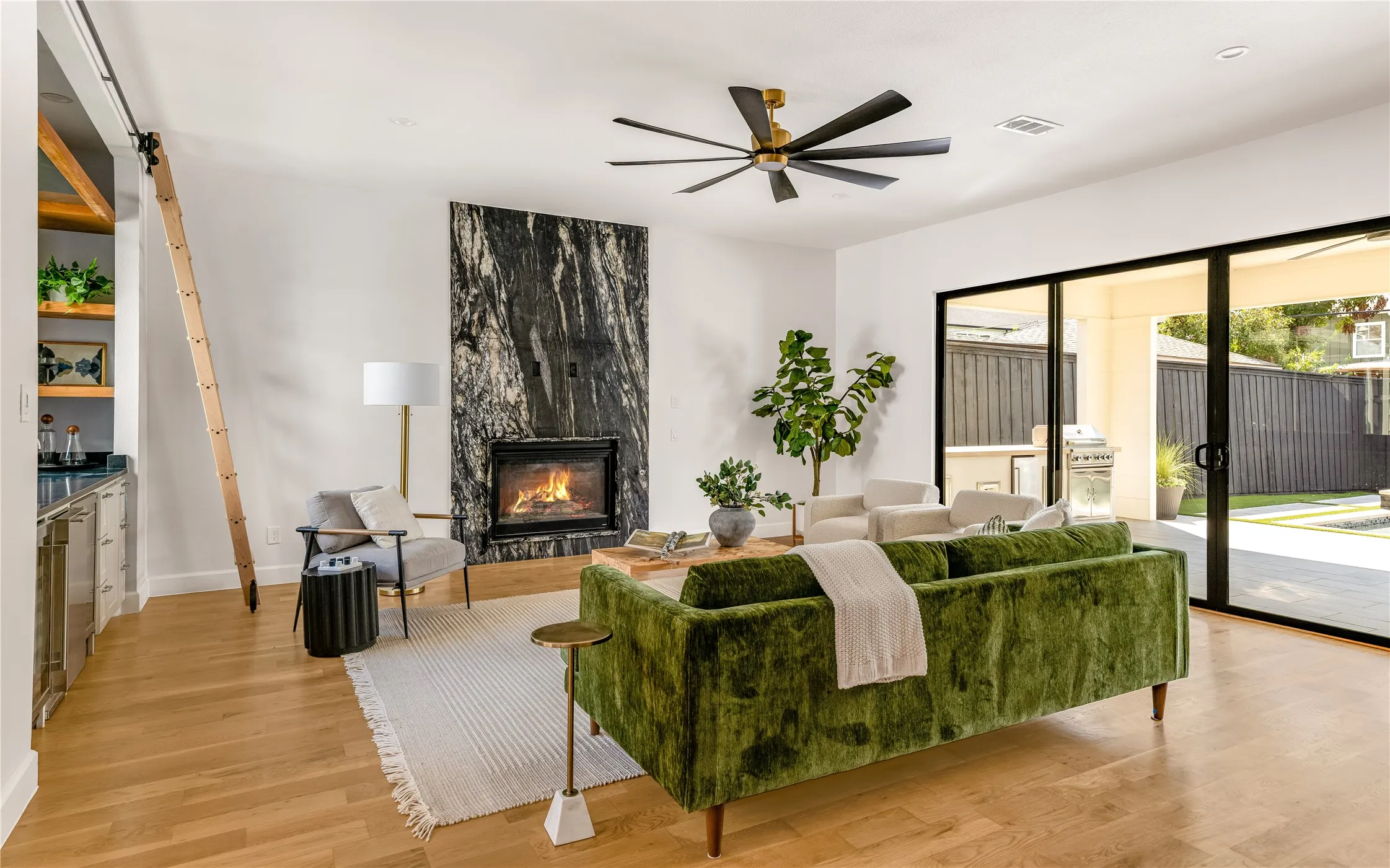 Single Family Residence For Sale in Dallas County , 5430 Belmont Avenue, Dallas, Texas 75206, 4 Bedroom, 4 Bathroom, 2 Garage spaces, 3,508 Sqft, built in 2018, mls#21393021, Real Estate Agent in Dallas, Homes For Sale in Dallas county, Homes For Sale in Dallas, Realtor in Dallas Texas, Real Estate Brokerage Independent Realty Texas, Luminita Cordes Realtor