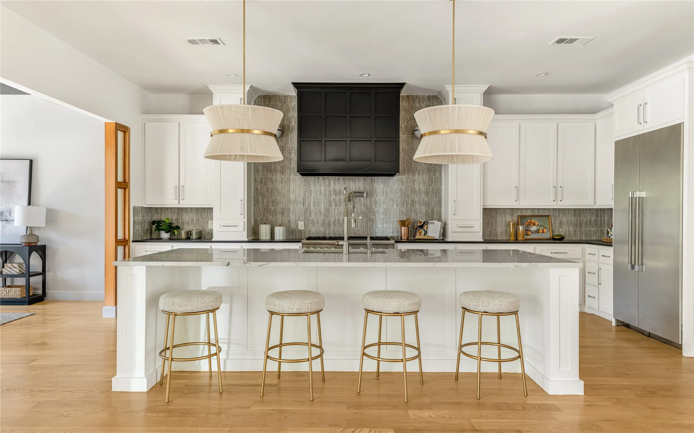 Single Family Residence For Sale in Dallas County , 5430 Belmont Avenue, Dallas, Texas 75206, 4 Bedroom, 4 Bathroom, 2 Garage spaces, 3,508 Sqft, built in 2018, mls#21393021, Real Estate Agent in Dallas, Homes For Sale in Dallas county, Homes For Sale in Dallas, Realtor in Dallas Texas, Real Estate Brokerage Independent Realty Texas, Luminita Cordes Realtor