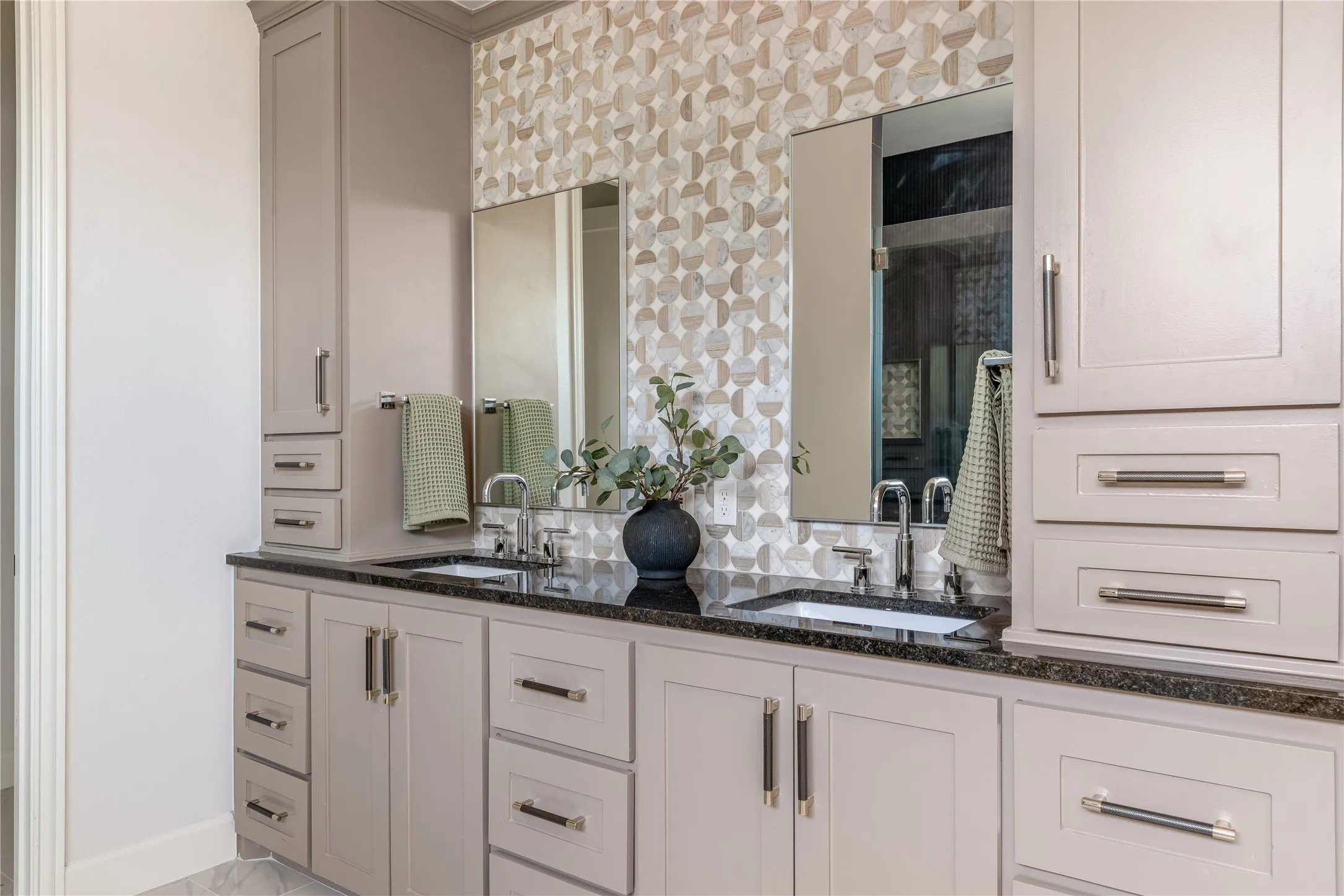 Single Family Residence For Sale in Dallas County , 5430 Belmont Avenue, Dallas, Texas 75206, 4 Bedroom, 4 Bathroom, 2 Garage spaces, 3,508 Sqft, built in 2018, mls#21393021, Real Estate Agent in Dallas, Homes For Sale in Dallas county, Homes For Sale in Dallas, Realtor in Dallas Texas, Real Estate Brokerage Independent Realty Texas, Luminita Cordes Realtor