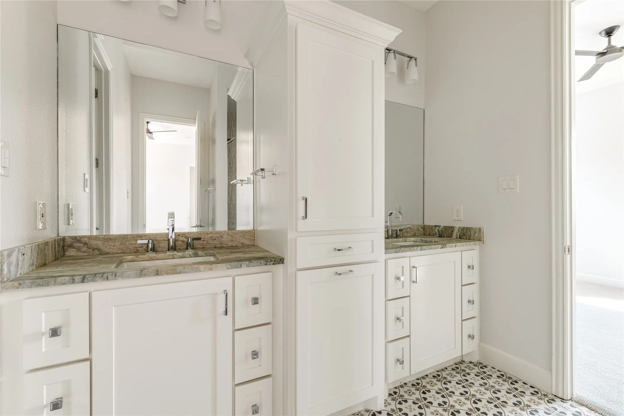 Single Family Residence For Sale in Dallas County , 5430 Belmont Avenue, Dallas, Texas 75206, 4 Bedroom, 4 Bathroom, 2 Garage spaces, 3,508 Sqft, built in 2018, mls#21393021, Real Estate Agent in Dallas, Homes For Sale in Dallas county, Homes For Sale in Dallas, Realtor in Dallas Texas, Real Estate Brokerage Independent Realty Texas, Luminita Cordes Realtor