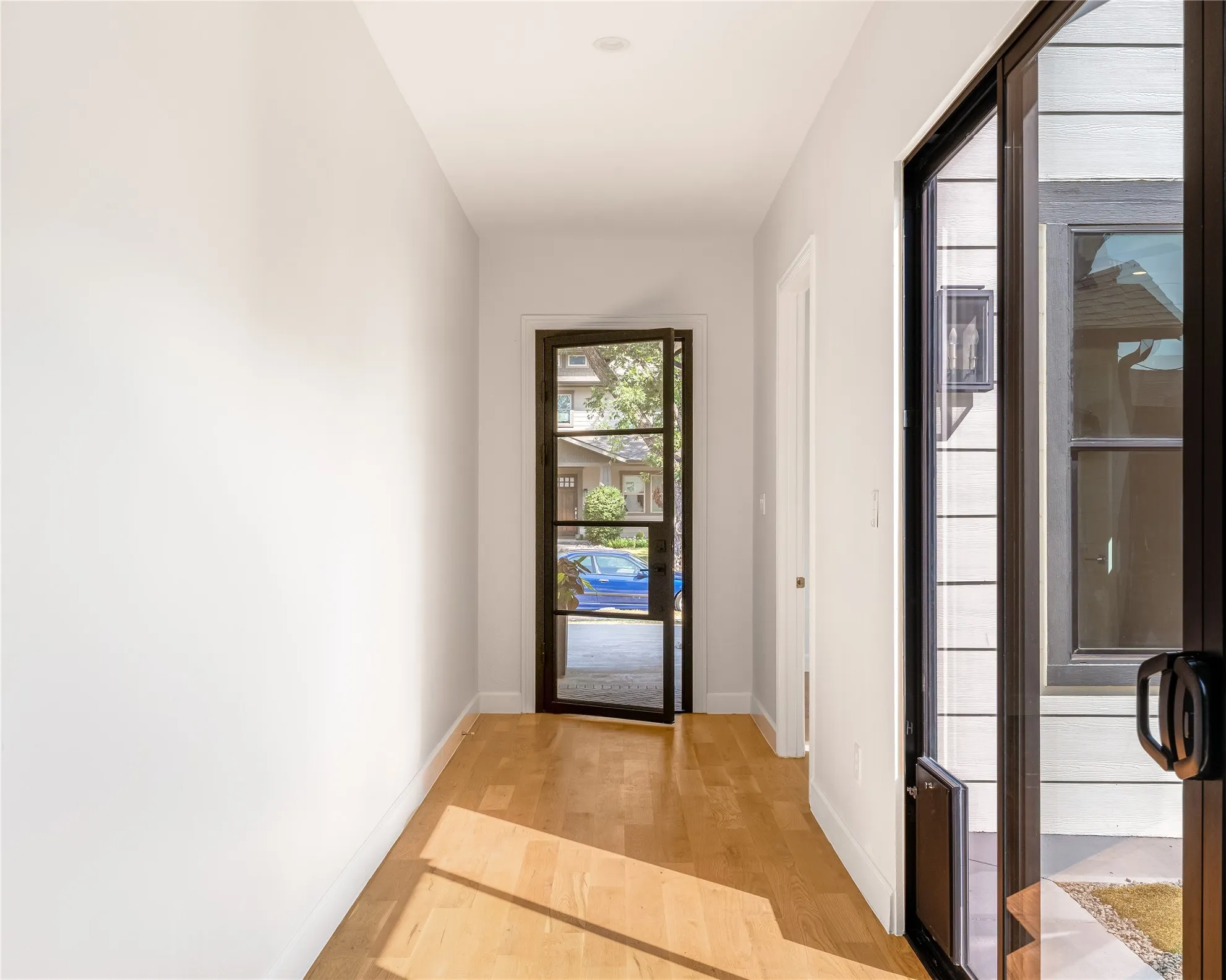 Single Family Residence For Sale in Dallas County , 5430 Belmont Avenue, Dallas, Texas 75206, 4 Bedroom, 4 Bathroom, 2 Garage spaces, 3,508 Sqft, built in 2018, mls#21393021, Real Estate Agent in Dallas, Homes For Sale in Dallas county, Homes For Sale in Dallas, Realtor in Dallas Texas, Real Estate Brokerage Independent Realty Texas, Luminita Cordes Realtor