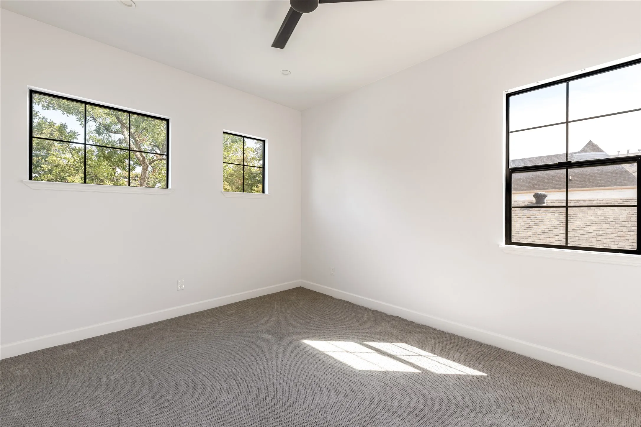 Single Family Residence For Sale in Dallas County , 5430 Belmont Avenue, Dallas, Texas 75206, 4 Bedroom, 4 Bathroom, 2 Garage spaces, 3,508 Sqft, built in 2018, mls#21393021, Real Estate Agent in Dallas, Homes For Sale in Dallas county, Homes For Sale in Dallas, Realtor in Dallas Texas, Real Estate Brokerage Independent Realty Texas, Luminita Cordes Realtor