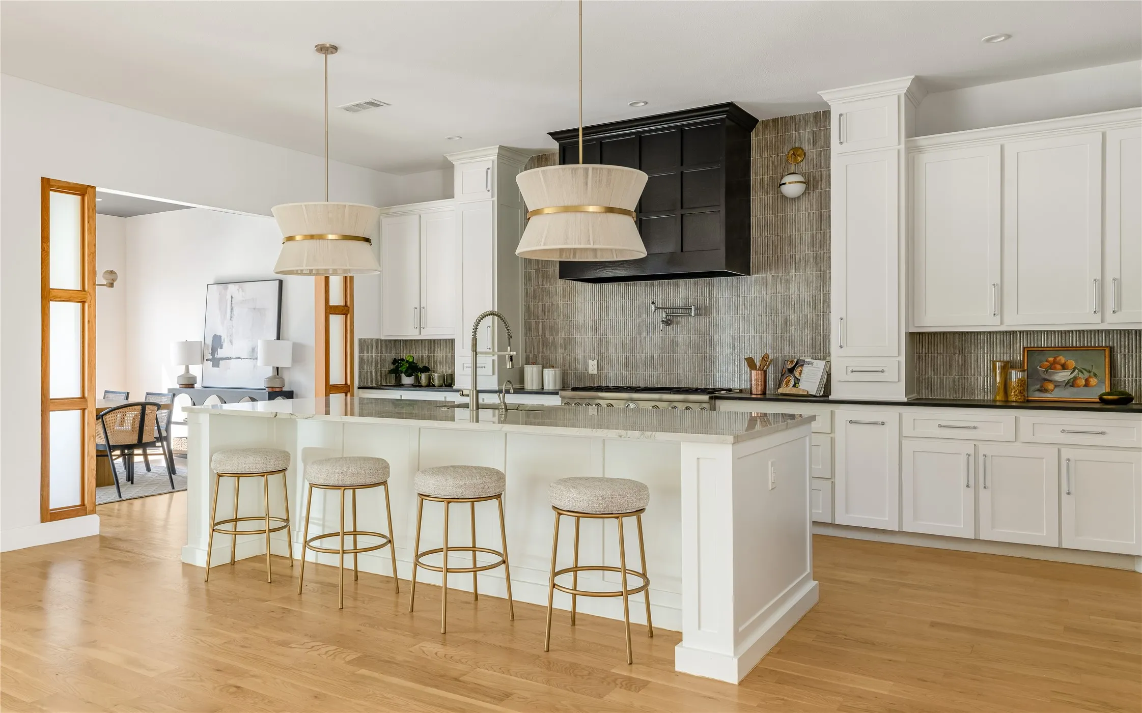 Single Family Residence For Sale in Dallas County , 5430 Belmont Avenue, Dallas, Texas 75206, 4 Bedroom, 4 Bathroom, 2 Garage spaces, 3,508 Sqft, built in 2018, mls#21393021, Real Estate Agent in Dallas, Homes For Sale in Dallas county, Homes For Sale in Dallas, Realtor in Dallas Texas, Real Estate Brokerage Independent Realty Texas, Luminita Cordes Realtor