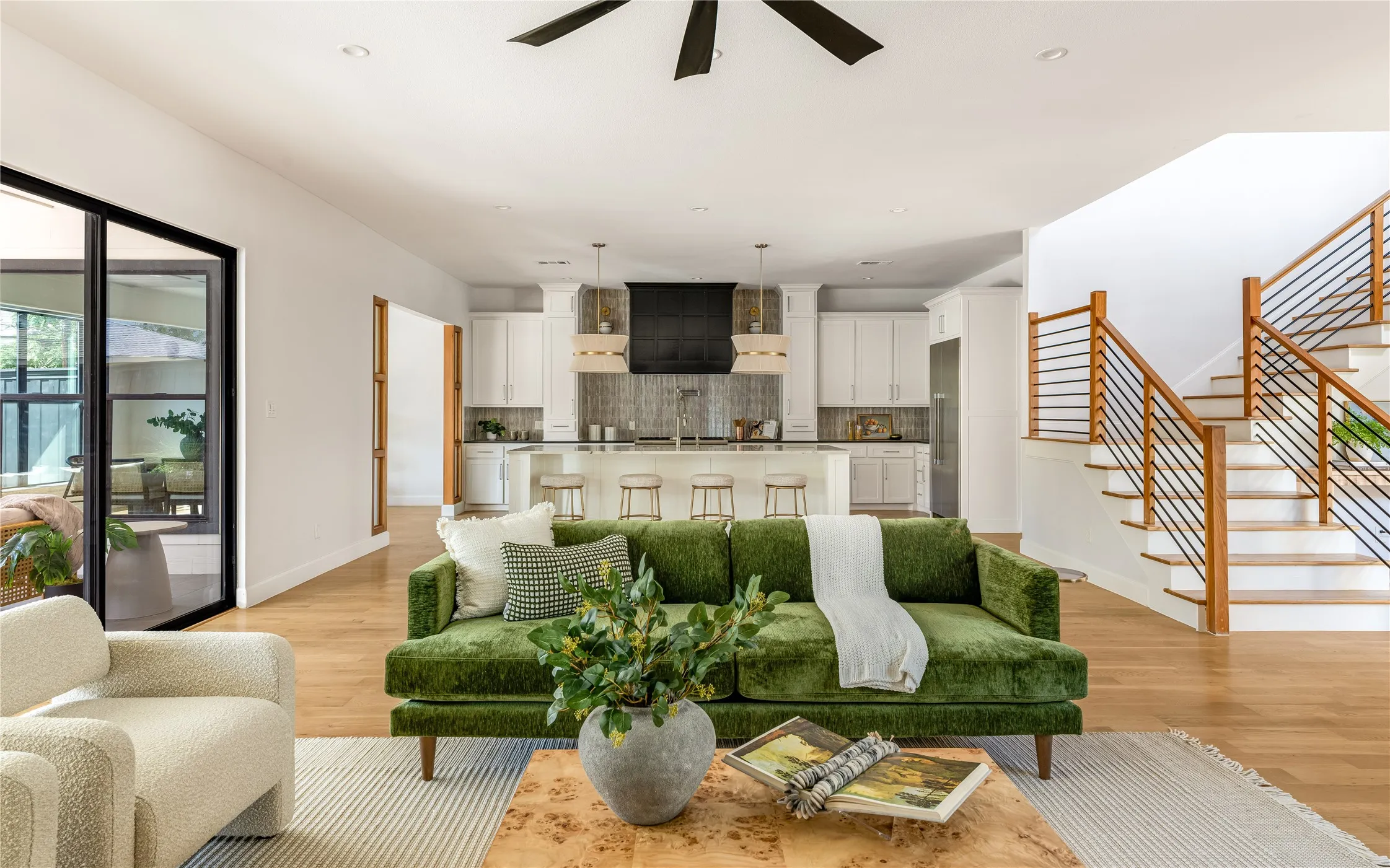 Single Family Residence For Sale in Dallas County , 5430 Belmont Avenue, Dallas, Texas 75206, 4 Bedroom, 4 Bathroom, 2 Garage spaces, 3,508 Sqft, built in 2018, mls#21393021, Real Estate Agent in Dallas, Homes For Sale in Dallas county, Homes For Sale in Dallas, Realtor in Dallas Texas, Real Estate Brokerage Independent Realty Texas, Luminita Cordes Realtor